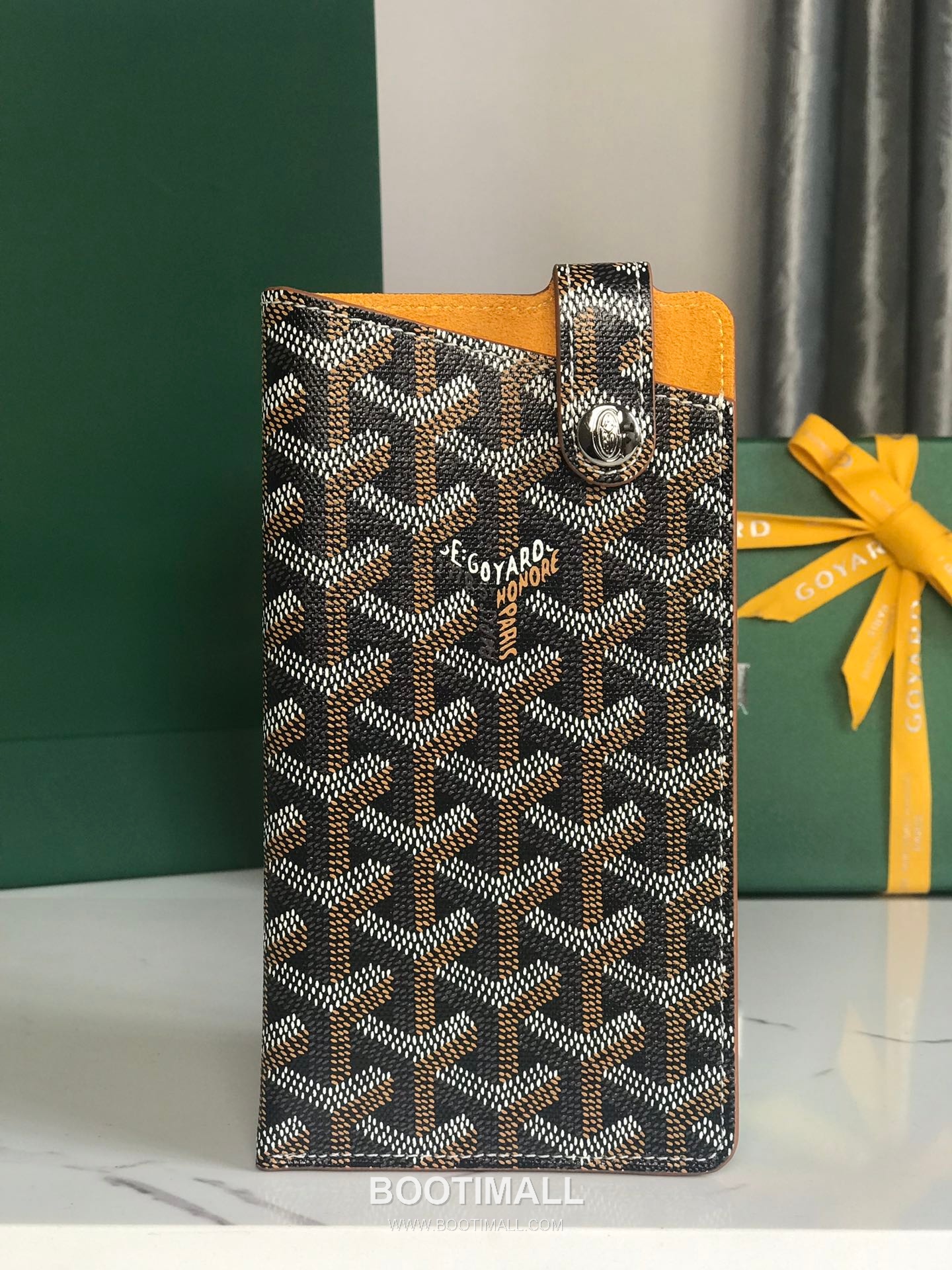 Goyard Montmartre GM Goyardine Canvas Crossbody Pouch 고야드 몽마르트르 GM 고야딘 캔버스 크로스바디 파우치 10cm 1