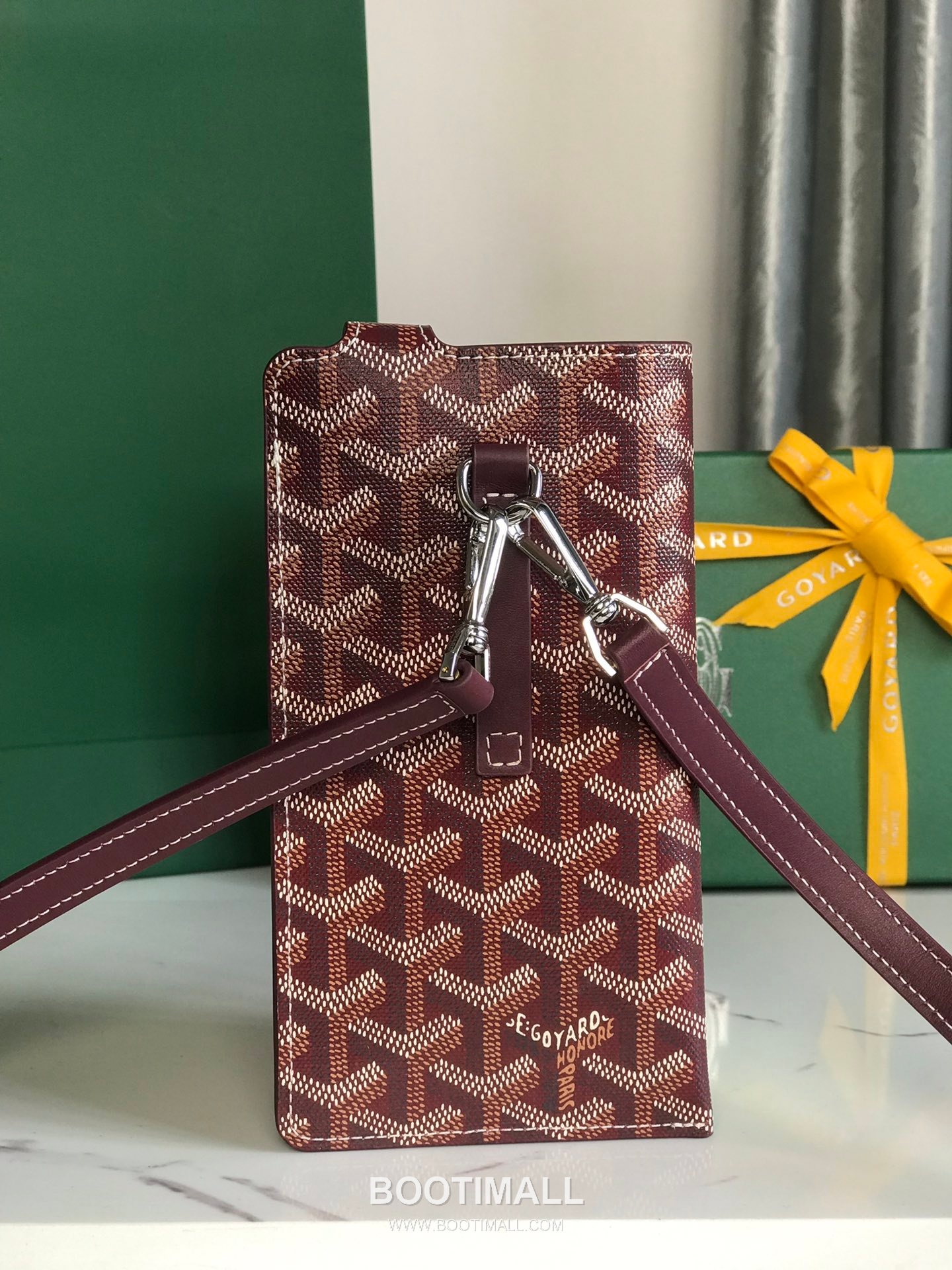 Goyard Montmartre GM Goyardine Canvas Crossbody Pouch 고야드 몽마르트르 GM 고야딘 캔버스 크로스바디 파우치 10cm 2