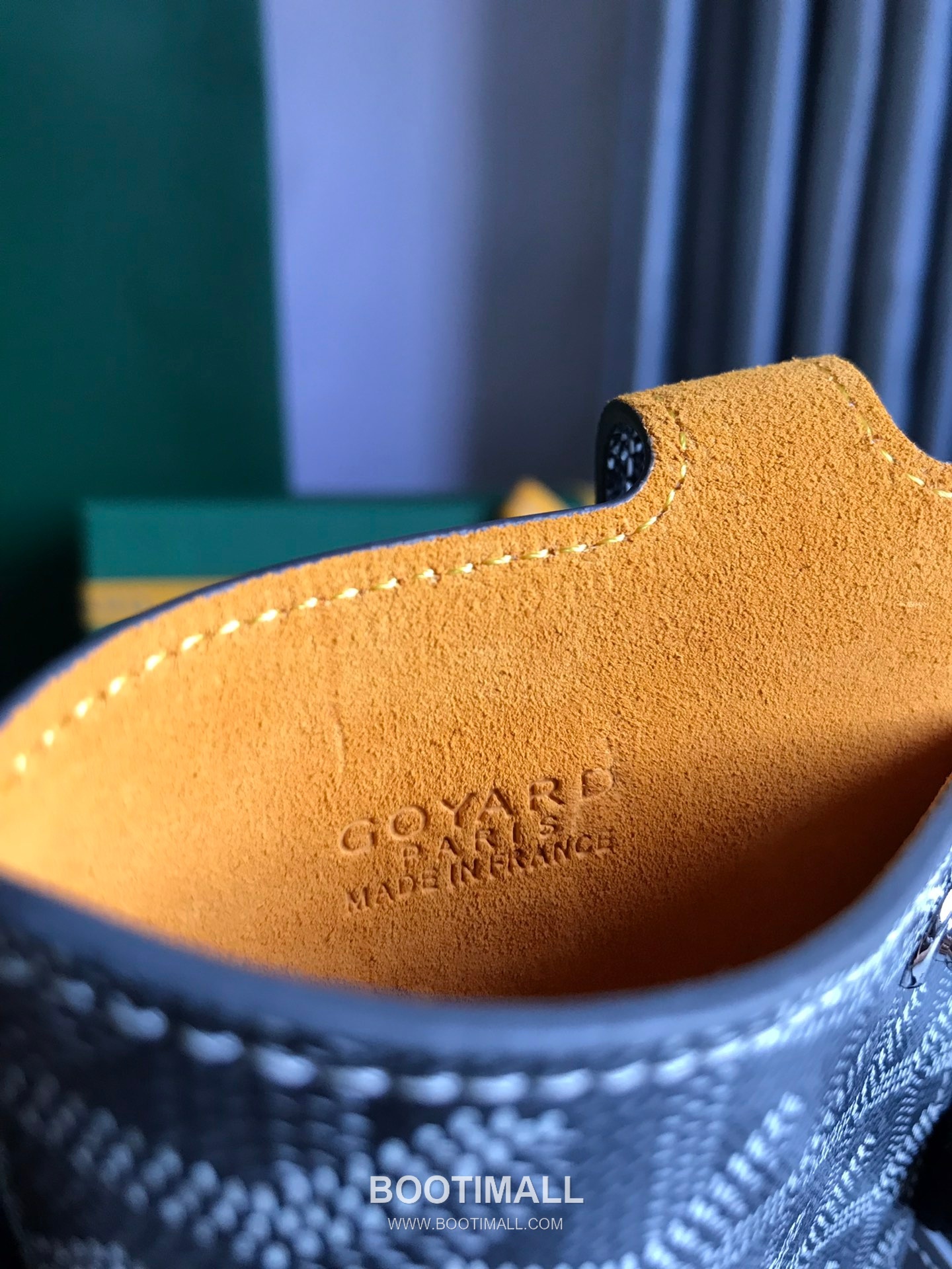 Goyard Montmartre GM Goyardine Canvas Crossbody Pouch 고야드 몽마르트르 GM 고야딘 캔버스 크로스바디 파우치 10cm 4