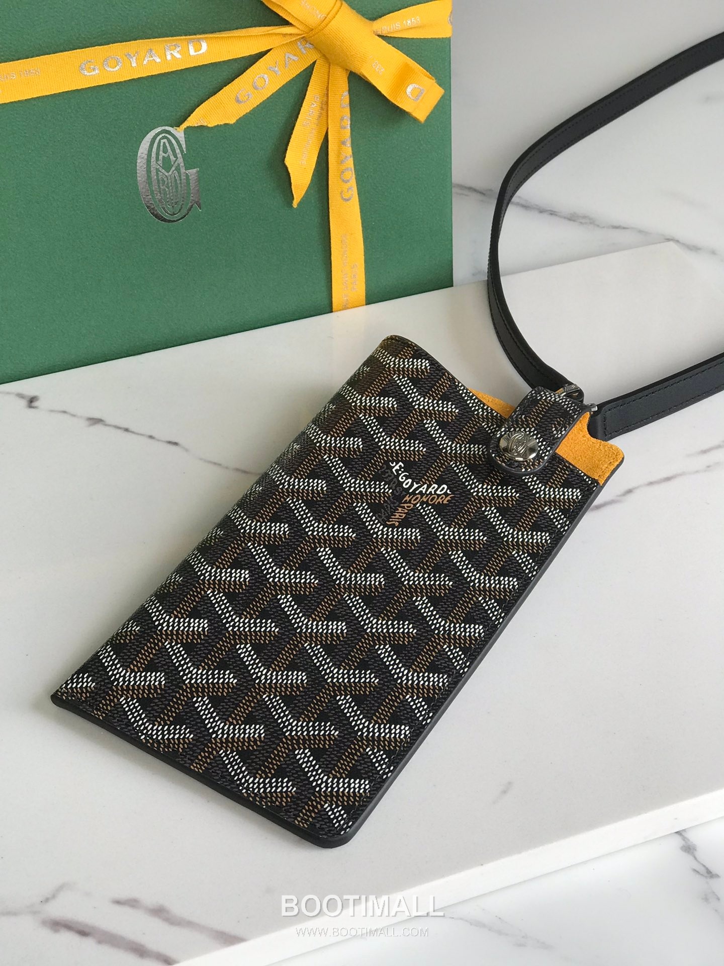 Goyard Montmartre GM Goyardine Canvas Crossbody Pouch 고야드 몽마르트르 GM 고야딘 캔버스 크로스바디 파우치 10cm 4