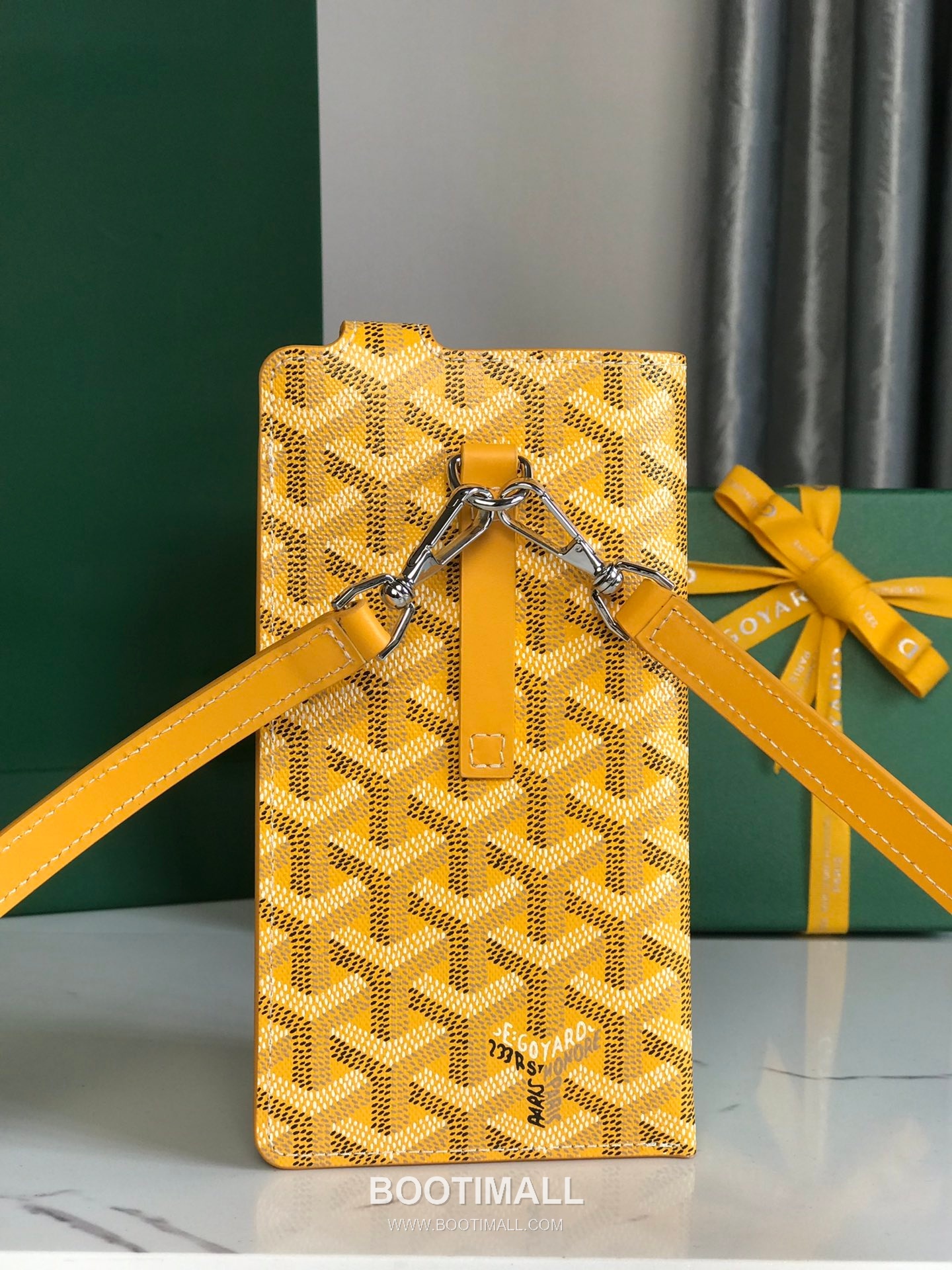 Goyard Montmartre GM Goyardine Canvas Crossbody Pouch 고야드 몽마르트르 GM 고야딘 캔버스 크로스바디 파우치 10cm 2