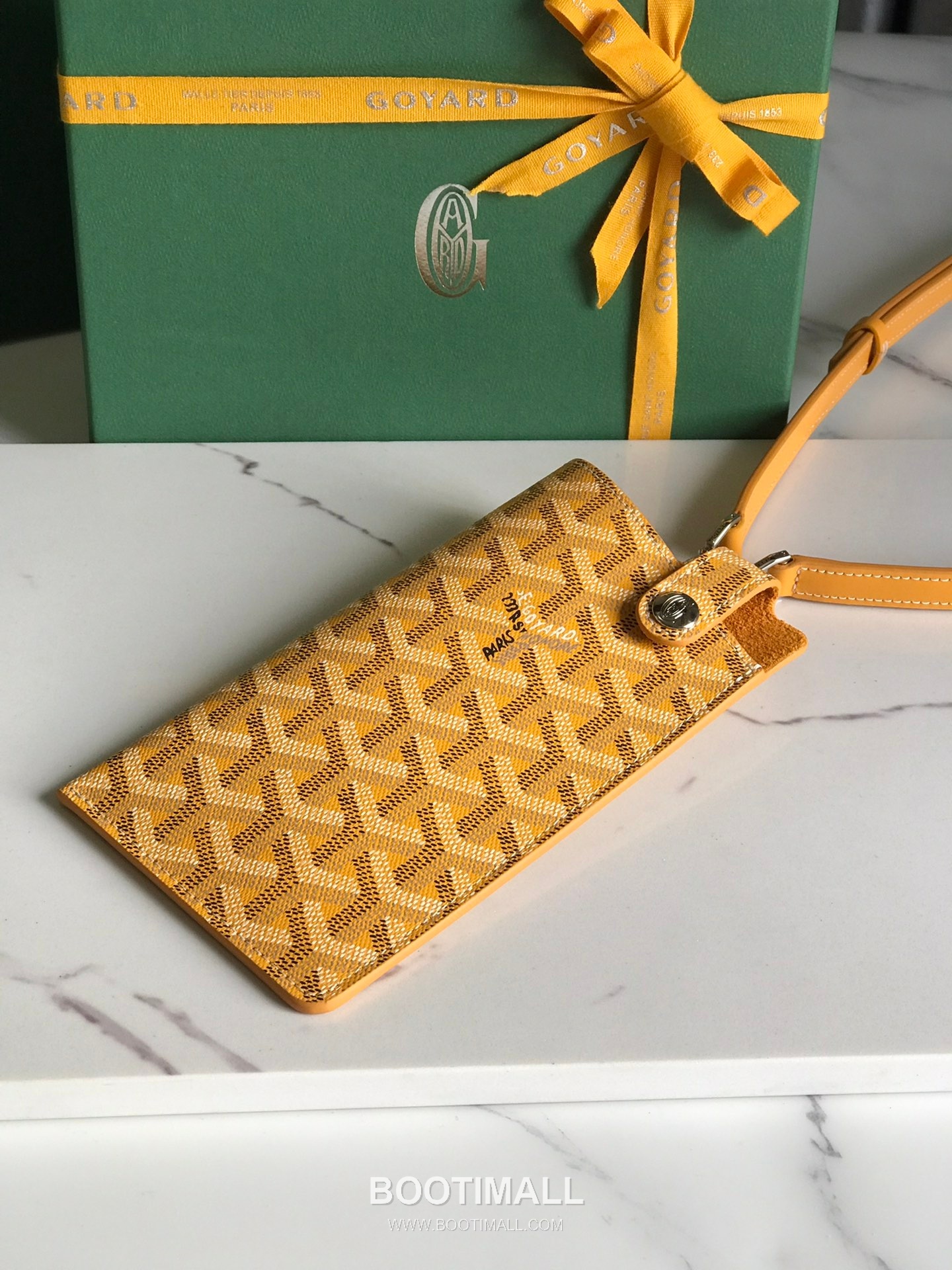 Goyard Montmartre GM Goyardine Canvas Crossbody Pouch 고야드 몽마르트르 GM 고야딘 캔버스 크로스바디 파우치 10cm 3