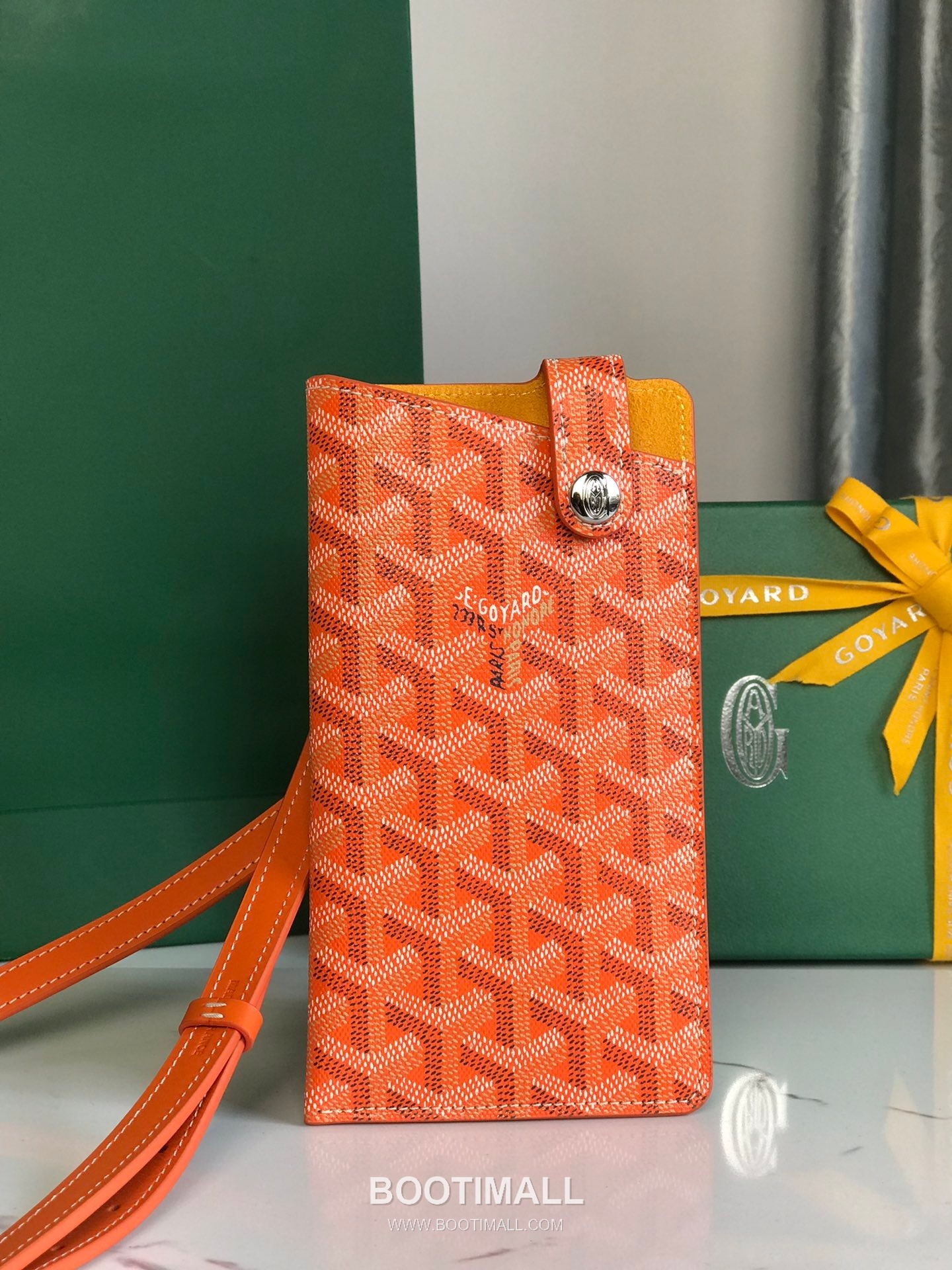 Goyard Montmartre GM Goyardine Canvas Crossbody Pouch 고야드 몽마르트르 GM 고야딘 캔버스 크로스바디 파우치 10cm 1