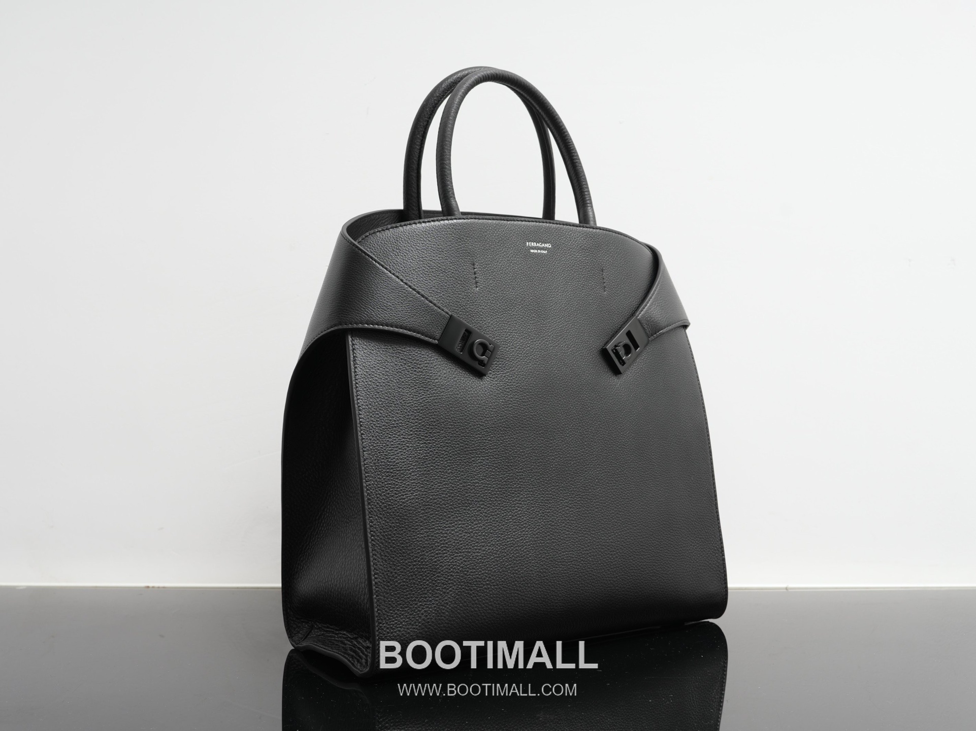 Ferragamo Hug Hammered Calfskin Tote Bag AU-24/1666 페라가모 허그 해머드 카프스킨 토트백 38cm 11