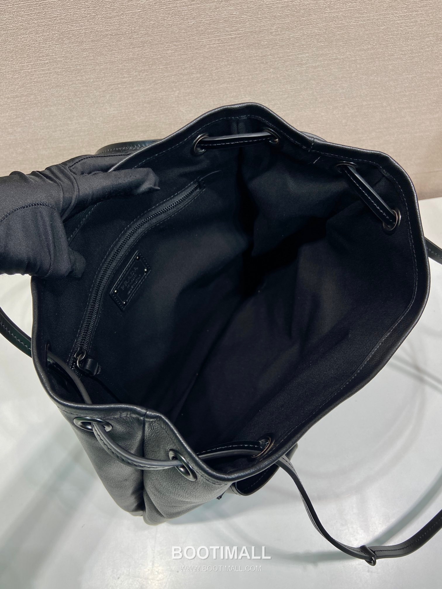 Prada Calfskin Tote Bag with Front Pocket Strap Detail 1BC293 프라다 카프스킨 프론트 포켓 스트랩 토트백 1BC293 39cm 8