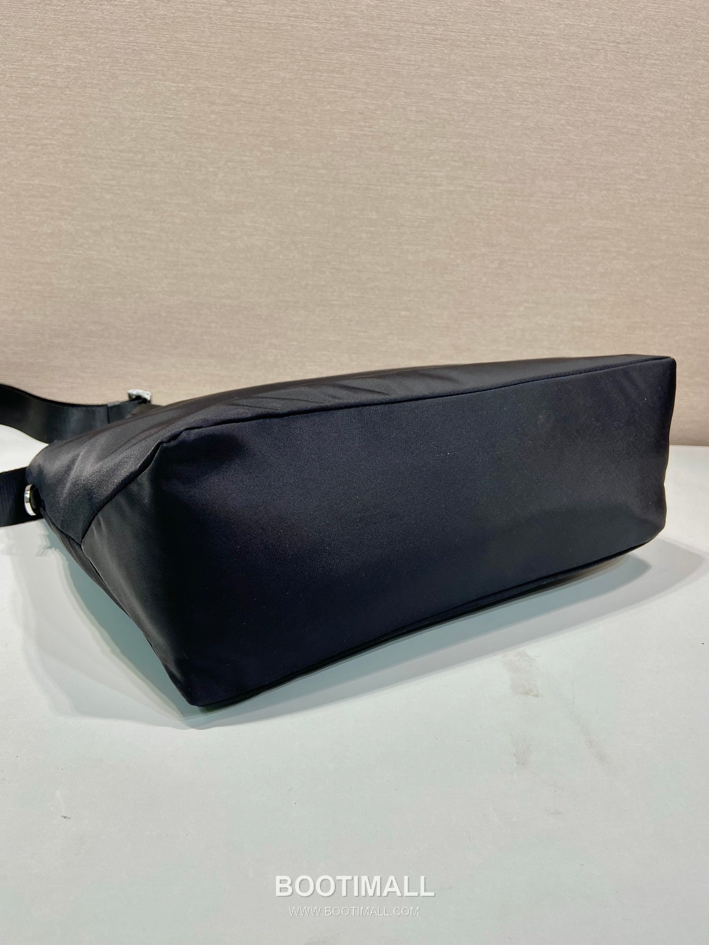 Prada Re-Nylon Briefcase Tote Bag with Adjustable Strap Detail 프라다 리나일론 스트랩 브리프케이스 토트백 1BG876A 34cm 7