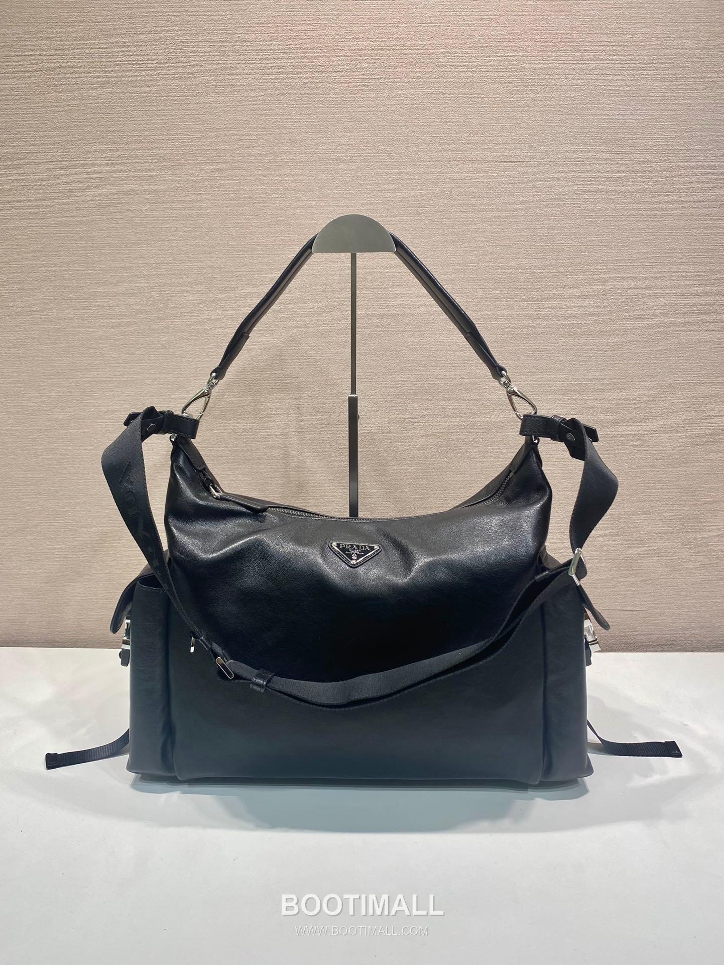 Prada Explore Calfskin Hobo Bag with Multi Pocket Strap Detail 프라다 익스플로어 카프스킨 멀티포켓 스트랩 호보백 2VH204 43cm 1