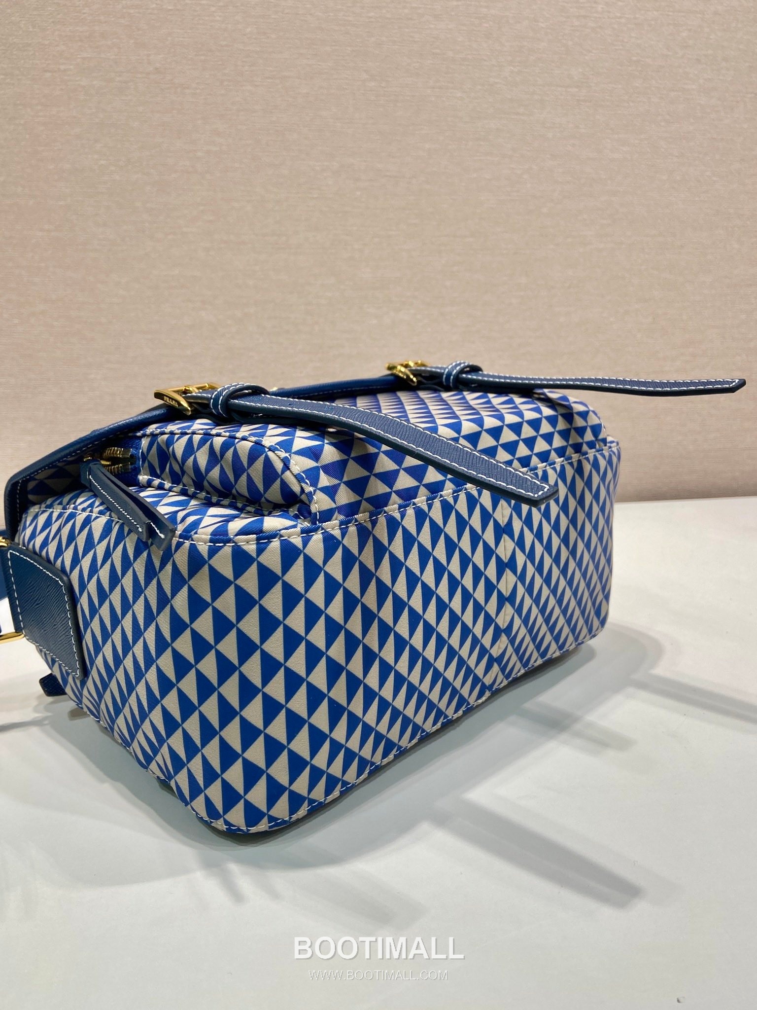 Prada Symbole Printed Nylon Messenger Bag with Saffiano Leather Trim Detail 프라다 심볼 프린트 나일론 사피아노 가죽 트림 메신저백 1BD383 25cm 6