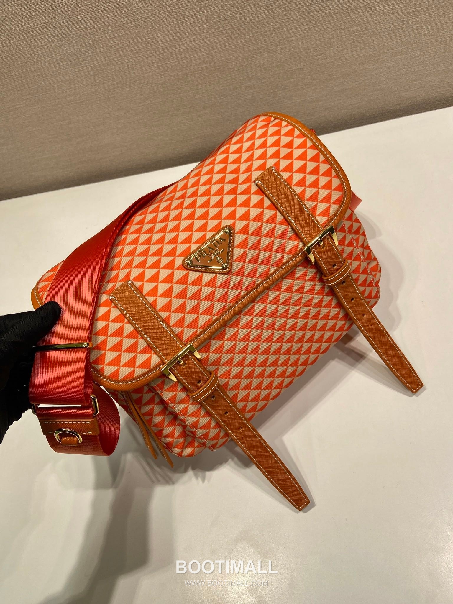 Prada Symbole Printed Nylon Messenger Bag with Saffiano Leather Trim Detail 프라다 심볼 프린트 나일론 사피아노 가죽 트림 메신저백 1BD383 25cm 12