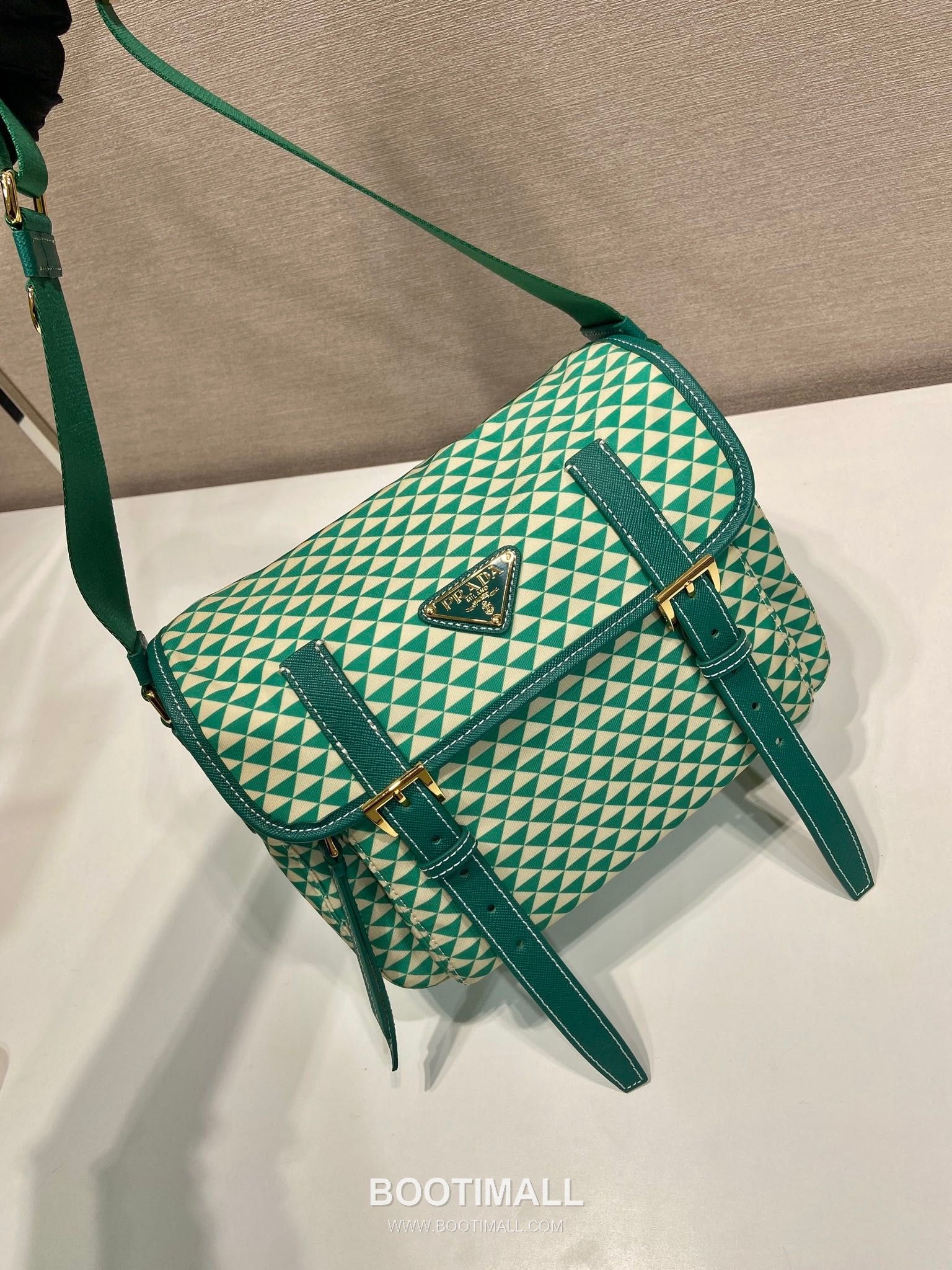 Prada Symbole Printed Nylon Messenger Bag with Saffiano Leather Trim Detail 프라다 심볼 프린트 나일론 사피아노 가죽 트림 메신저백 1BD383 25cm 12