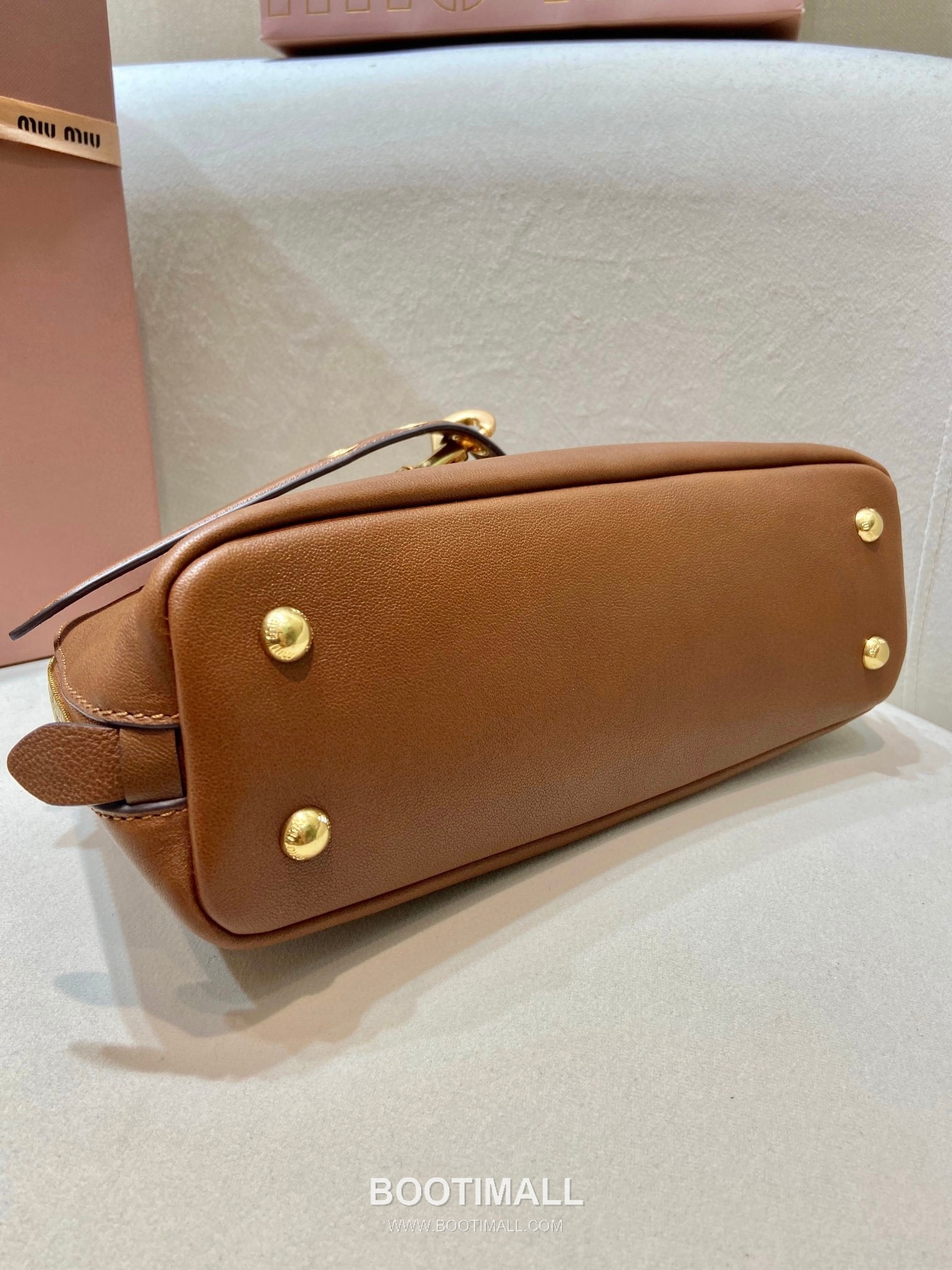 Prada Aventure Nappa Leather Mini Tote Bag with Embossed Logo and Zip Detail 프라다 아방튀르 나파 가죽 엠보스 로고 지퍼 미니 토트백 5BP090 21cm 6