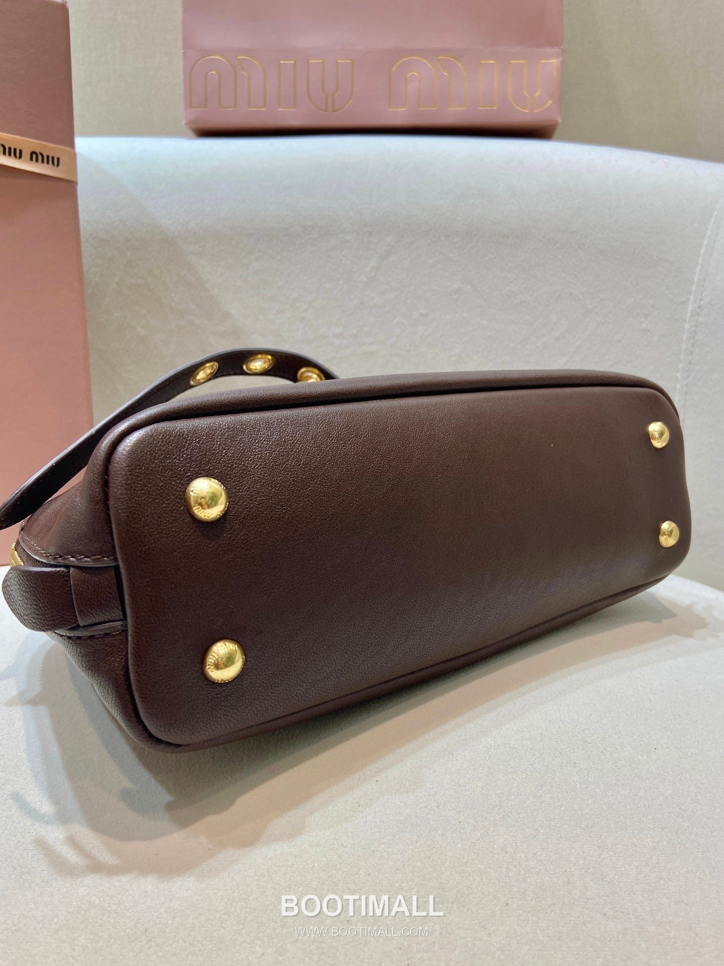 Prada Aventure Nappa Leather Mini Tote Bag with Embossed Logo and Zip Detail 프라다 아방튀르 나파 가죽 엠보스 로고 지퍼 미니 토트백 5BP090 21cm 6