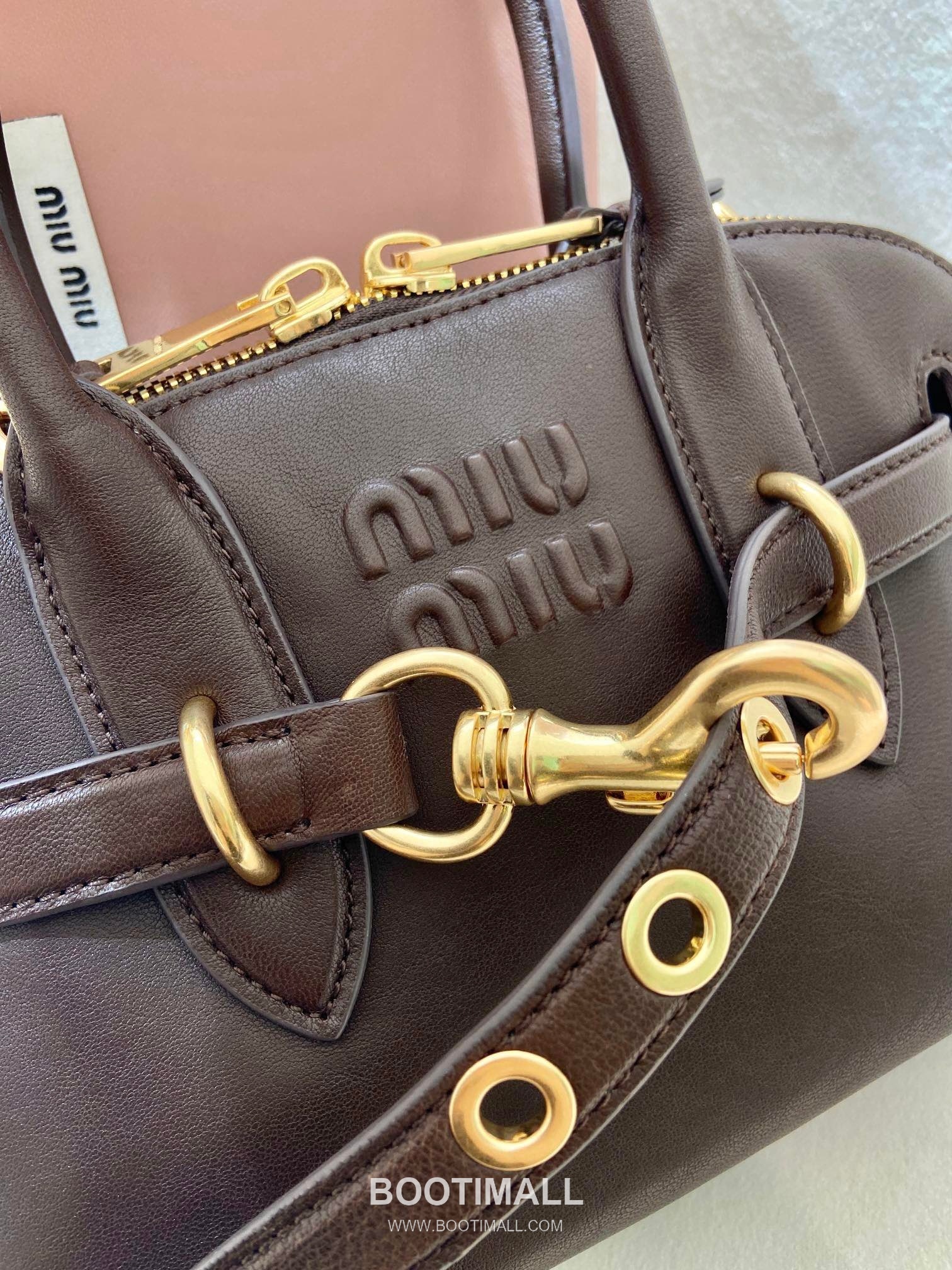 Prada Aventure Nappa Leather Mini Tote Bag with Embossed Logo and Zip Detail 프라다 아방튀르 나파 가죽 엠보스 로고 지퍼 미니 토트백 5BP090 21cm 7