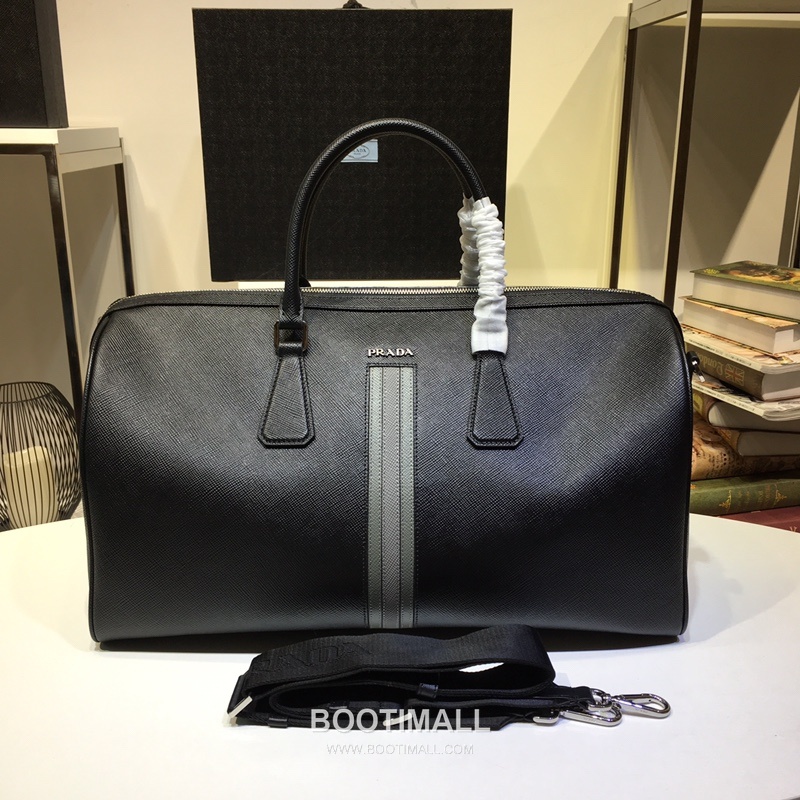 Prada Saffiano Leather Travel Duffle Bag with Multi Compartment Color Block Detail 프라다 사피아노 가죽 멀티 컴파트먼트 컬러블록 트래블 더플백 372R 45.5cm 1