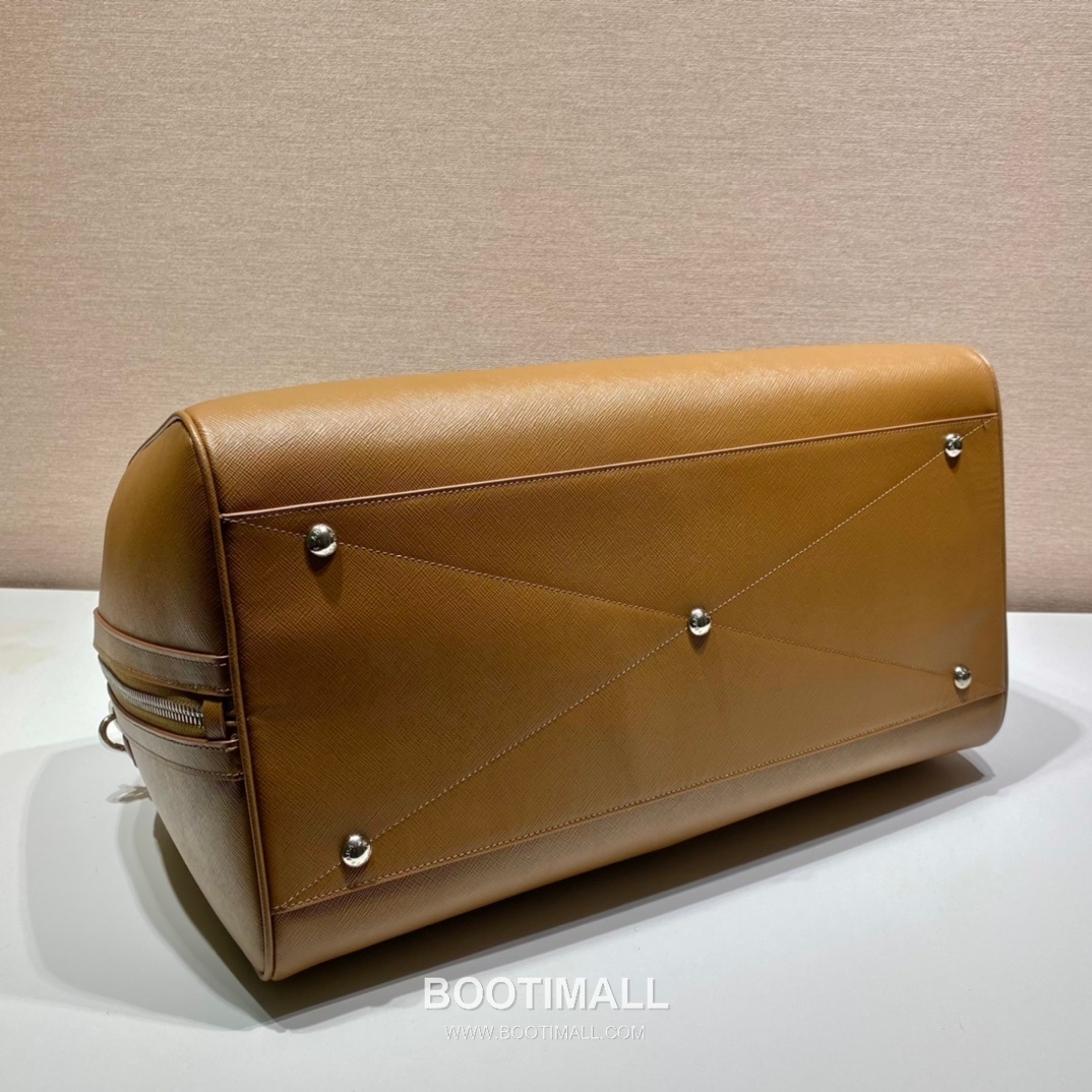 Prada Saffiano Leather Travel Duffle Bag with Wrap Zip and Lock Detail 프라다 사피아노 가죽 랩어라운드 지퍼 락 디테일 트래블 더플백 2VC018 50cm 6