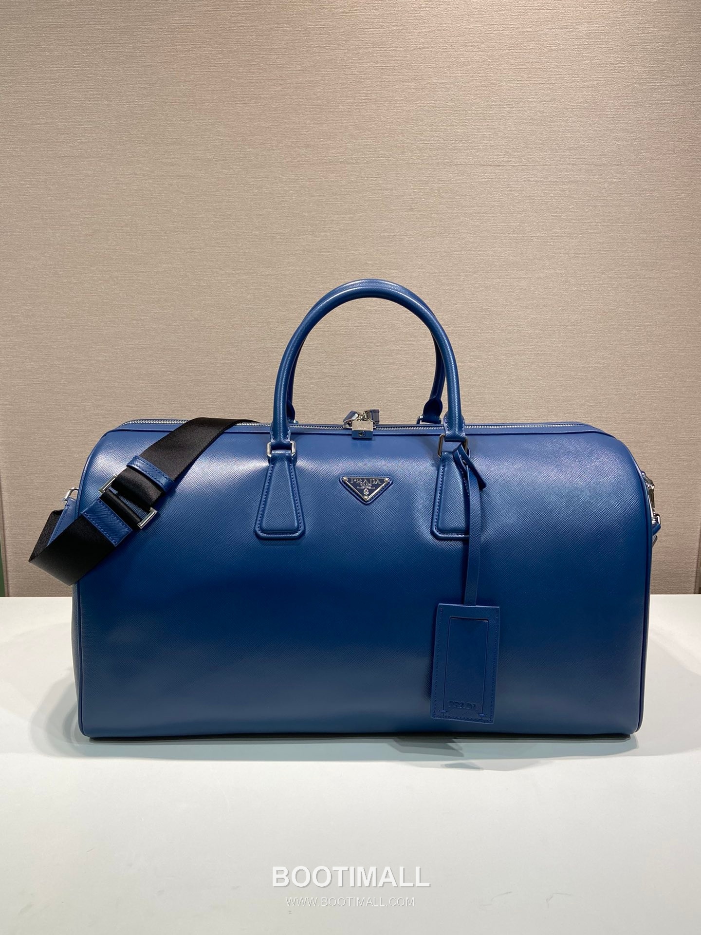 Prada Saffiano Leather Travel Duffle Bag with Wrap Zip and Lock Detail 프라다 사피아노 가죽 랩어라운드 지퍼 락 디테일 트래블 더플백 2VC018 50cm 1