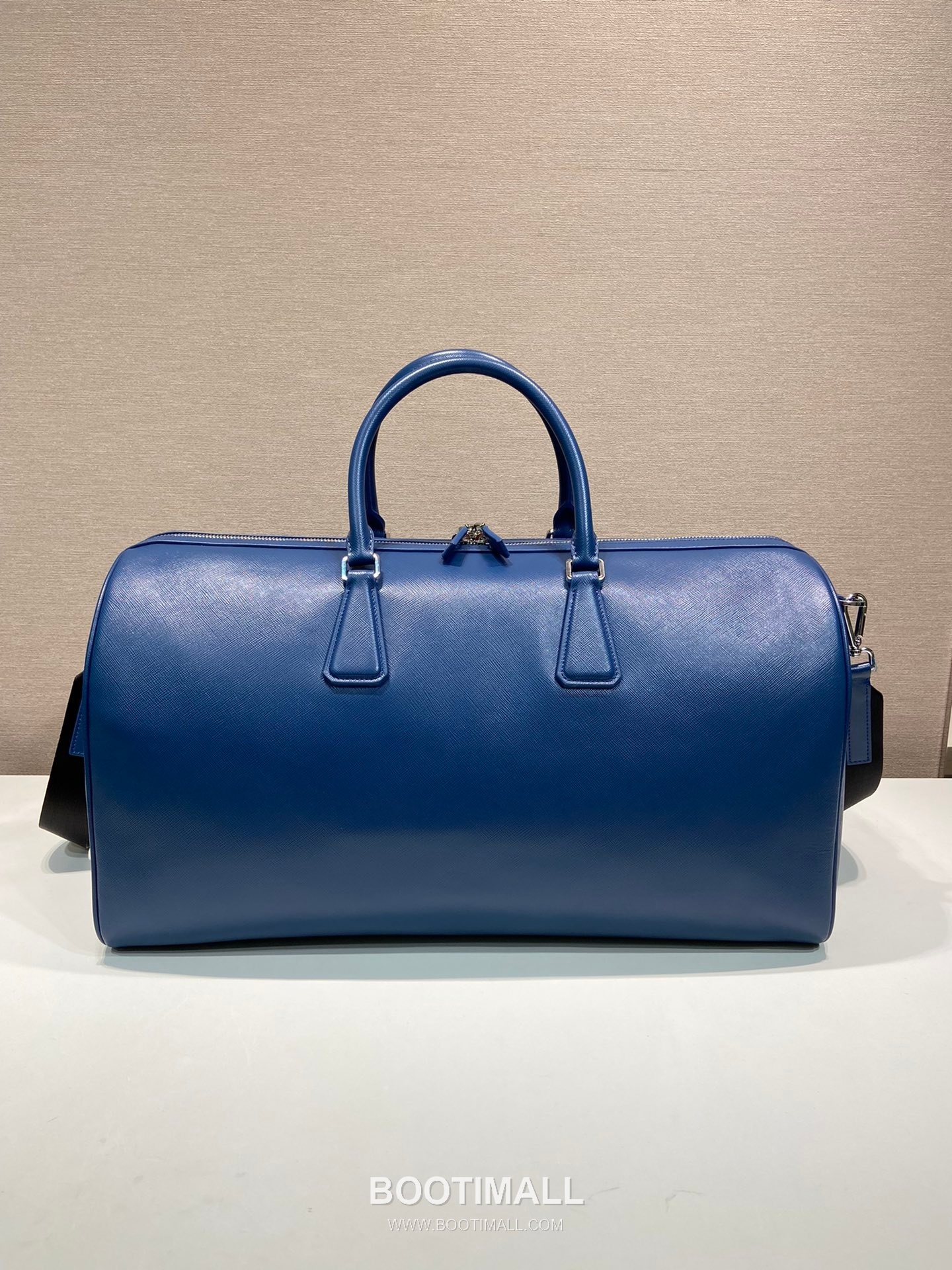 Prada Saffiano Leather Travel Duffle Bag with Wrap Zip and Lock Detail 프라다 사피아노 가죽 랩어라운드 지퍼 락 디테일 트래블 더플백 2VC018 50cm 4