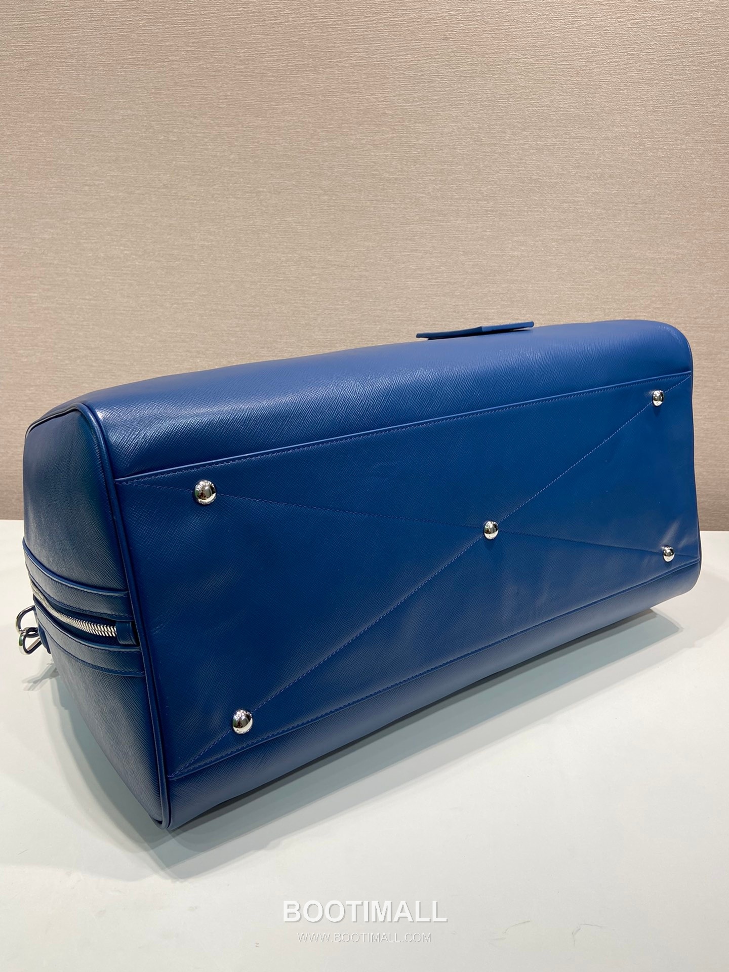 Prada Saffiano Leather Travel Duffle Bag with Wrap Zip and Lock Detail 프라다 사피아노 가죽 랩어라운드 지퍼 락 디테일 트래블 더플백 2VC018 50cm 6