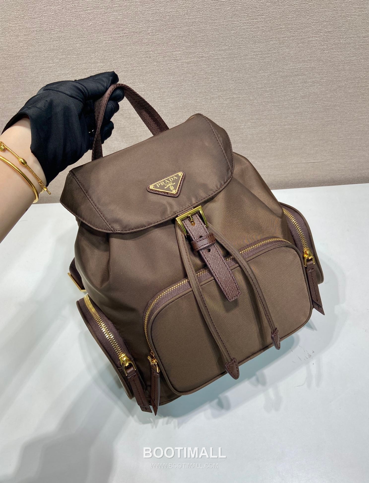 Prada Re-Nylon Backpack with Flap Drawstring Closure and Triple Zip Pocket Detail 프라다 리나일론 플랩 드로우스트링 트리플 지퍼 포켓 백팩 1BZ081 24.5cm 3