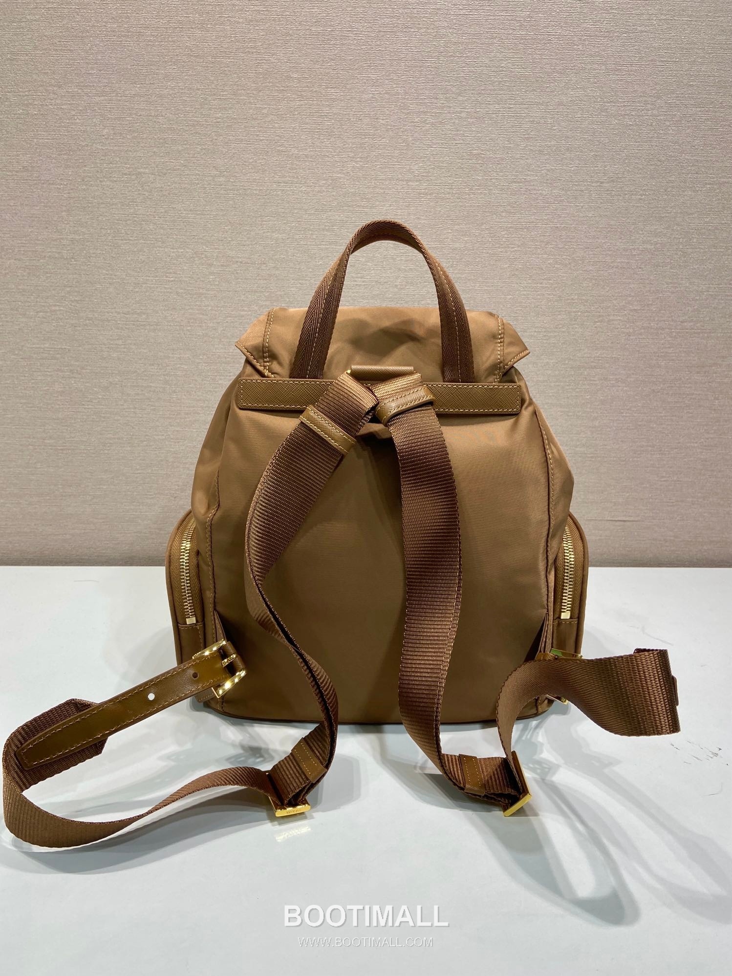 Prada Re-Nylon Backpack with Flap Drawstring Closure and Triple Zip Pocket Detail 프라다 리나일론 플랩 드로우스트링 트리플 지퍼 포켓 백팩 1BZ081 24.5cm 4