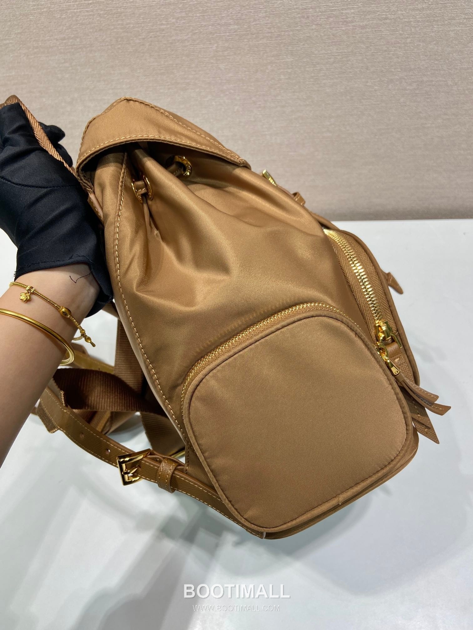 Prada Re-Nylon Backpack with Flap Drawstring Closure and Triple Zip Pocket Detail 프라다 리나일론 플랩 드로우스트링 트리플 지퍼 포켓 백팩 1BZ081 24.5cm 5