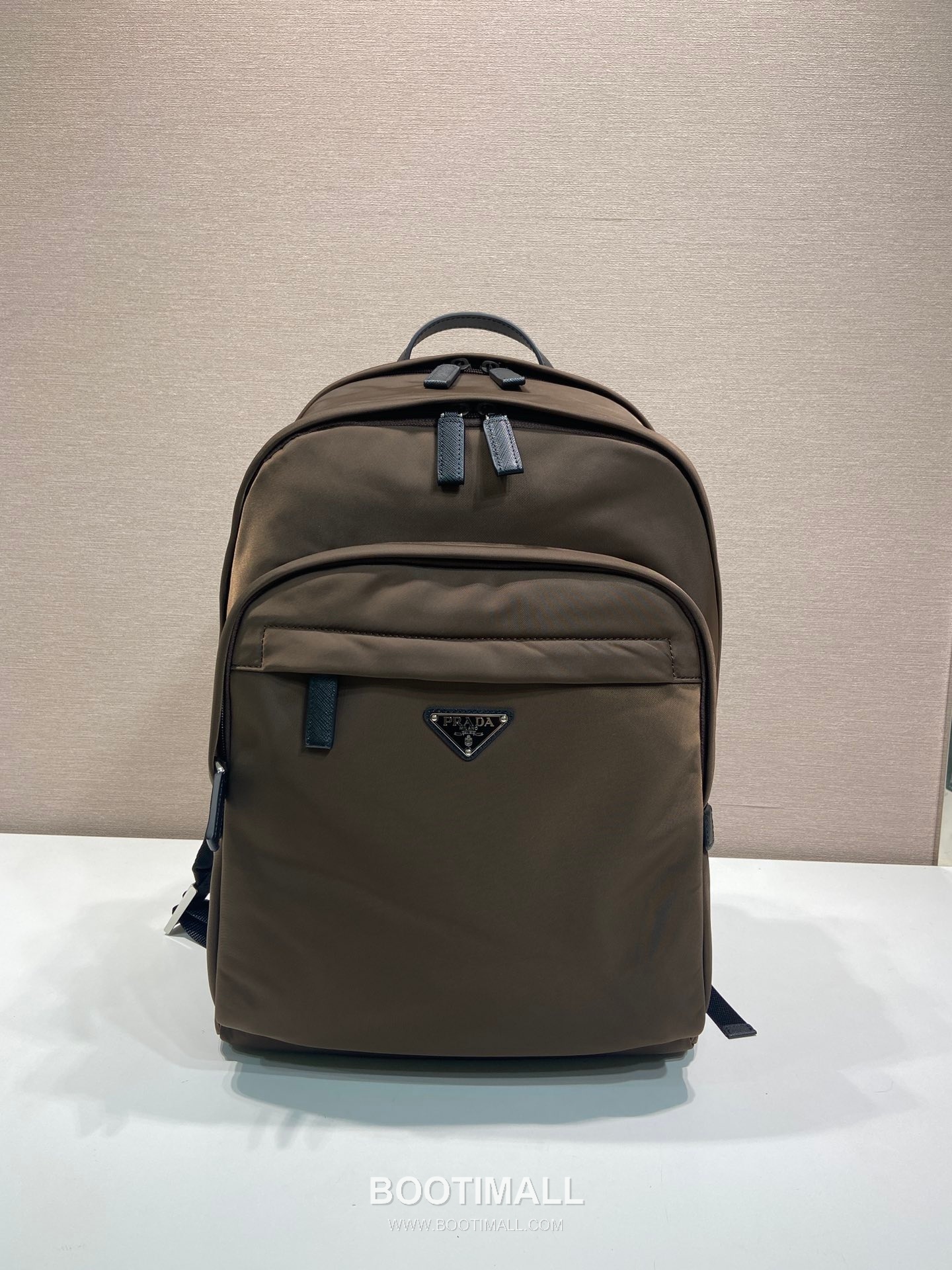 Prada Re-Nylon Backpack with Saffiano Leather Trim and Multi Pocket Detail 프라다 리나일론 사피아노 가죽 트림 멀티 포켓 백팩 2VZ048 31cm 1