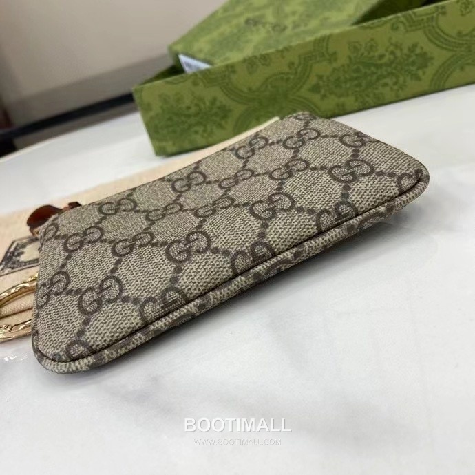 Gucci GG Emblem Canvas Card Holder with Leather Wrist Strap Detail 구찌 GG 엠블럼 캔버스 가죽 손목 스트랩 카드홀더 819113 12cm 4