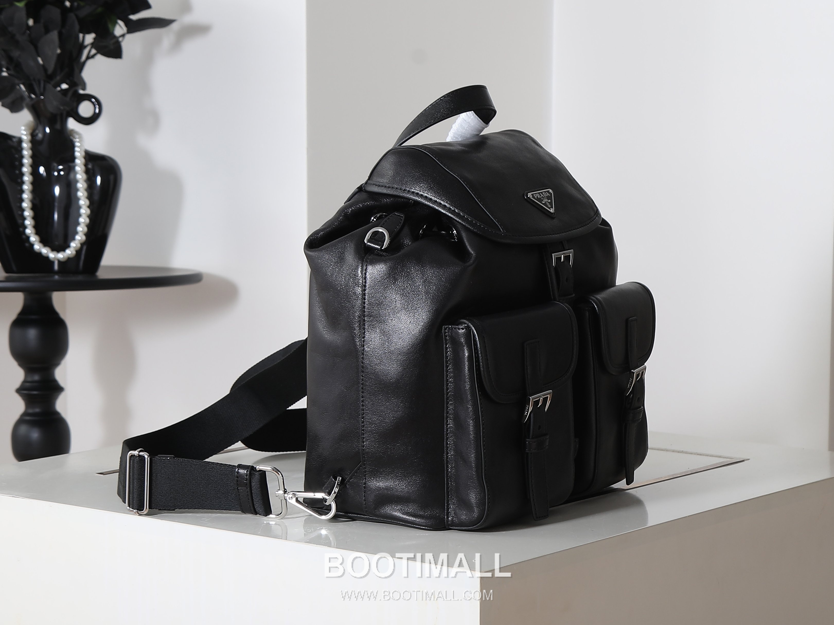 Prada Triangle Logo Lambskin Flap Backpack with Dual Front Pocket Detail 프라다 트라이앵글 로고 램스킨 플랩 백팩 듀얼 포켓 1BZ811B 30cm 2