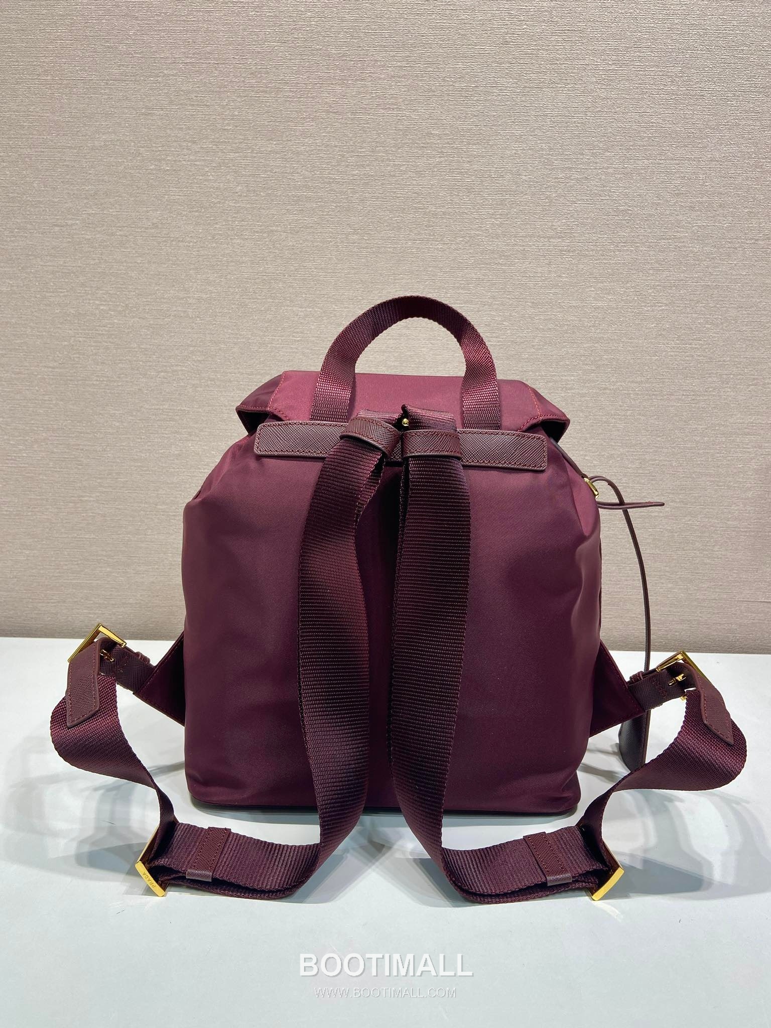 Prada Triangle Logo Lambskin Flap Backpack with Dual Front Pocket Detail 프라다 트라이앵글 로고 램스킨 플랩 백팩 듀얼 포켓 1BZ677 30cm 4