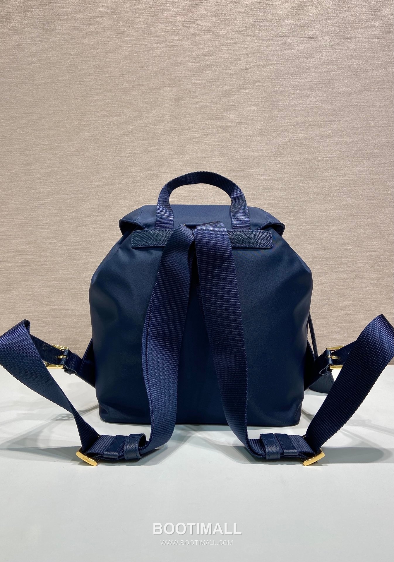 Prada Triangle Logo Lambskin Flap Backpack with Dual Front Pocket Detail 프라다 트라이앵글 로고 램스킨 플랩 백팩 듀얼 포켓 1BZ677 30cm 4