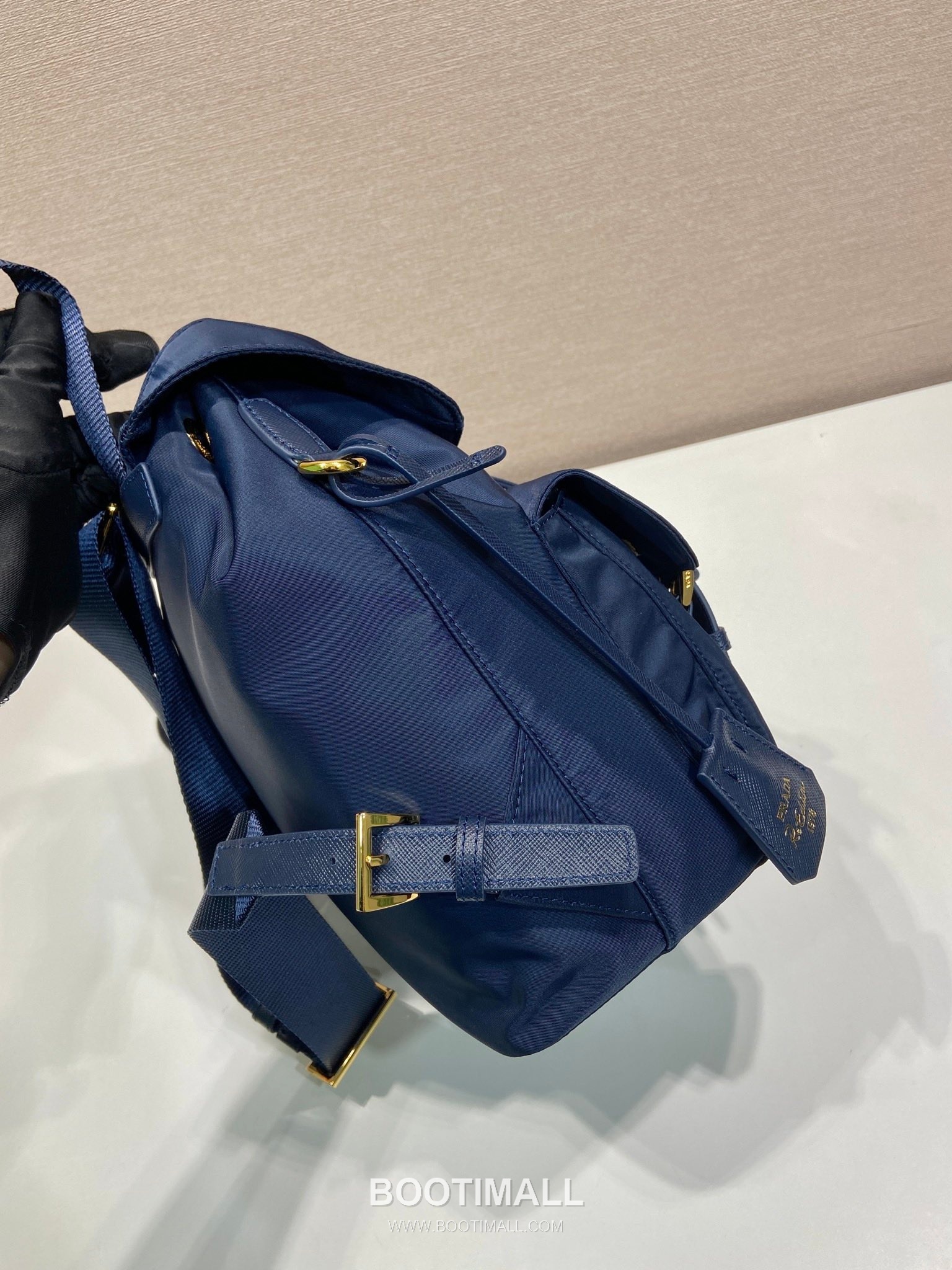 Prada Triangle Logo Lambskin Flap Backpack with Dual Front Pocket Detail 프라다 트라이앵글 로고 램스킨 플랩 백팩 듀얼 포켓 1BZ677 30cm 5