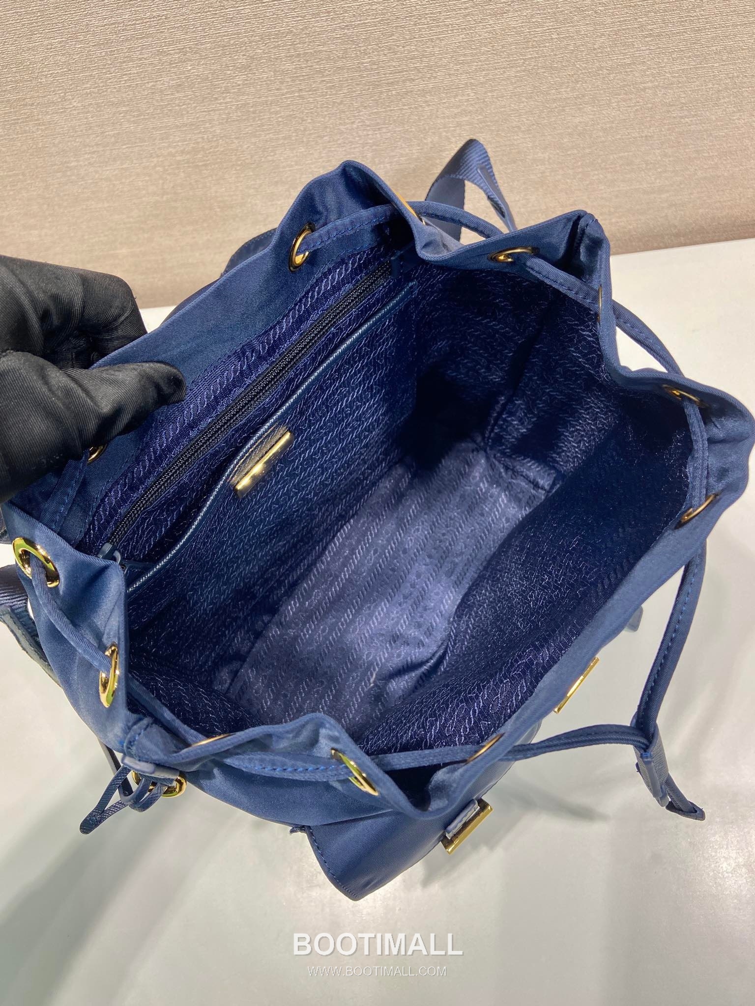 Prada Triangle Logo Lambskin Flap Backpack with Dual Front Pocket Detail 프라다 트라이앵글 로고 램스킨 플랩 백팩 듀얼 포켓 1BZ677 30cm 8