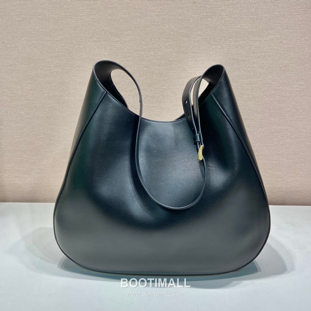 Prada Cleo Calfskin Crossbody Bag with Shoulder Strap Detail 프라다 클레오 카프스킨 크로스바디 숄더백 스트랩 디테일 1BC181 40cm 4