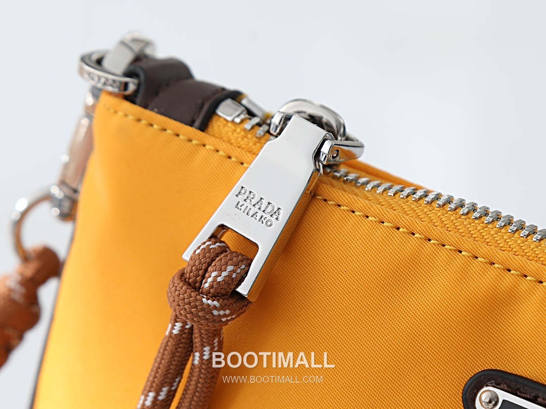 Prada Re-Nylon Smartphone Pouch with Strap Detail 프라다 리나일론 스마트폰 파우치 스트랩 디테일 2ZT073 22cm 9