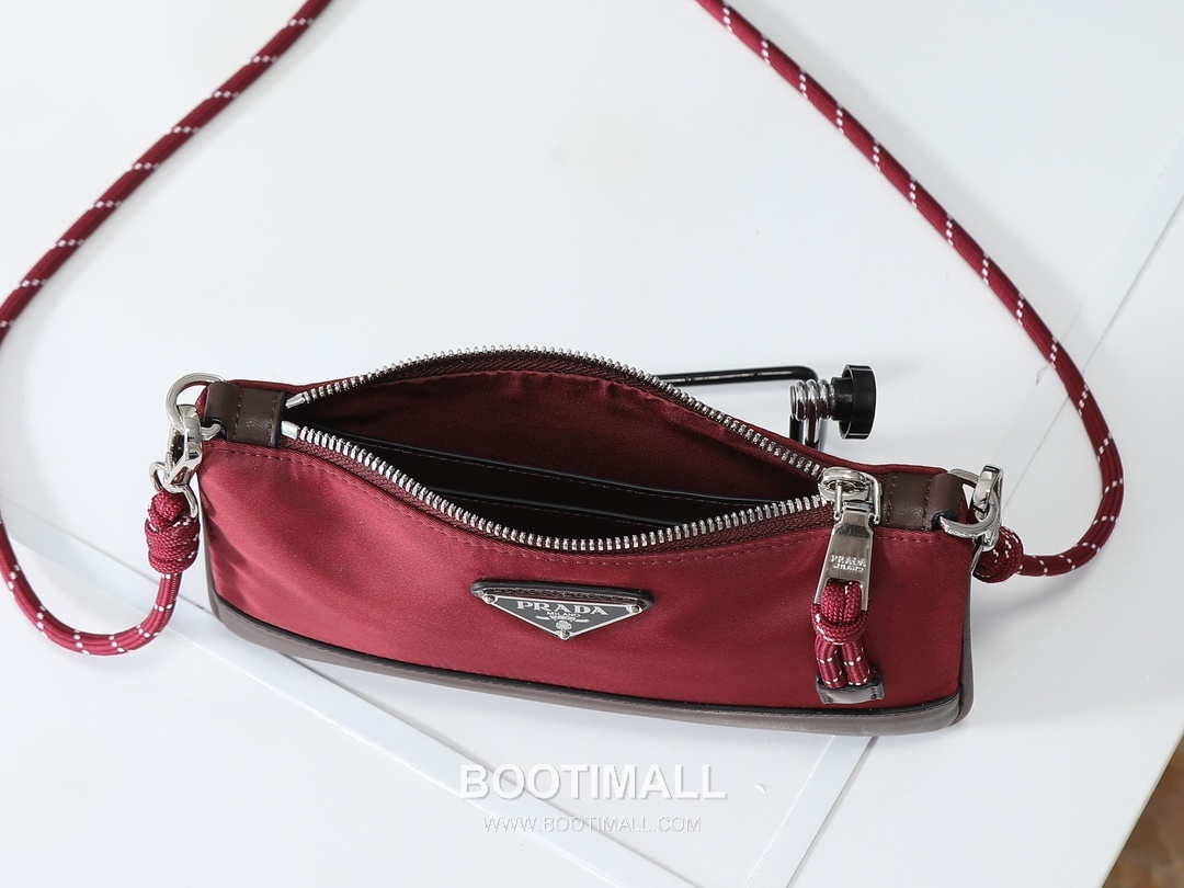 Prada Re-Nylon Smartphone Pouch with Strap Detail 프라다 리나일론 스마트폰 파우치 스트랩 디테일 2ZT073 22cm 7