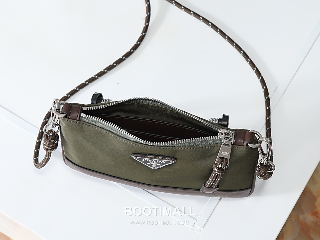 Prada Re-Nylon Smartphone Pouch with Strap Detail 프라다 리나일론 스마트폰 파우치 스트랩 디테일 2ZT073 22cm 8