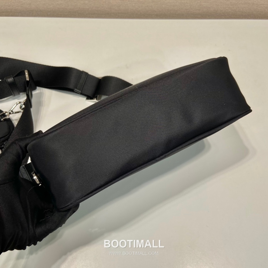 Prada Re-Nylon Calfskin Trim Multi Pouch Shoulder Bag with Detachable Mini Pouch 프라다 리나일론 카프스킨 트림 멀티 파우치 숄더백 탈부착 미니 파우치 1BC167 23cm 6