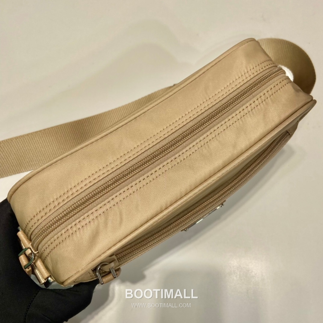 Prada Re-Nylon Calfskin Trim Multi Pouch Shoulder Bag with Detachable Mini Pouch 프라다 리나일론 카프스킨 트림 멀티 파우치 숄더백 탈부착 미니 파우치 1BC167 23cm 8