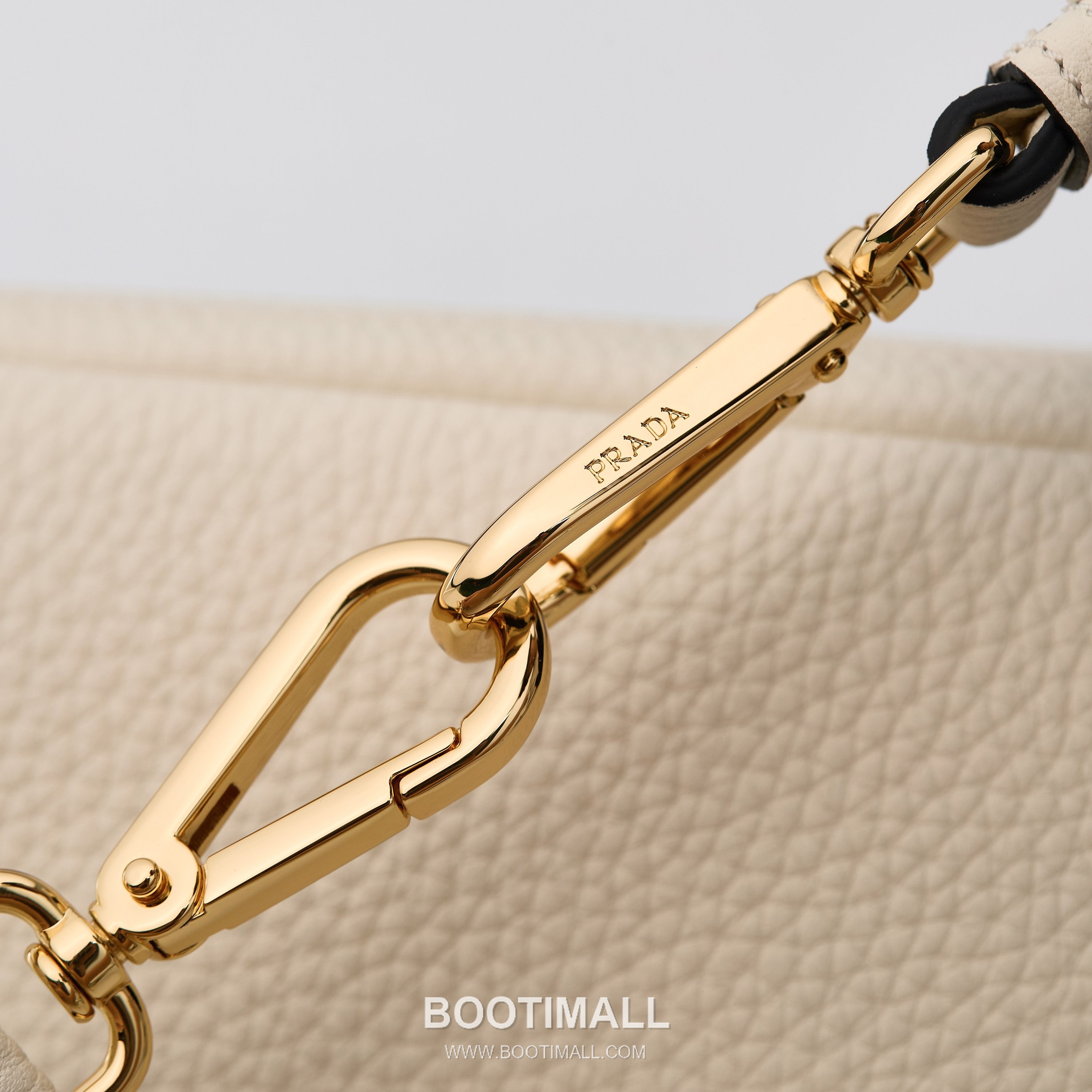 Prada Textured Leather Mini Top Handle Bag with Dual Strap Zip Closure and Logo Detail 프라다 텍스처드 레더 미니 탑핸들 숄더백 듀얼 스트랩 지퍼 클로저 로고 디테일 1BA362 18cm 6