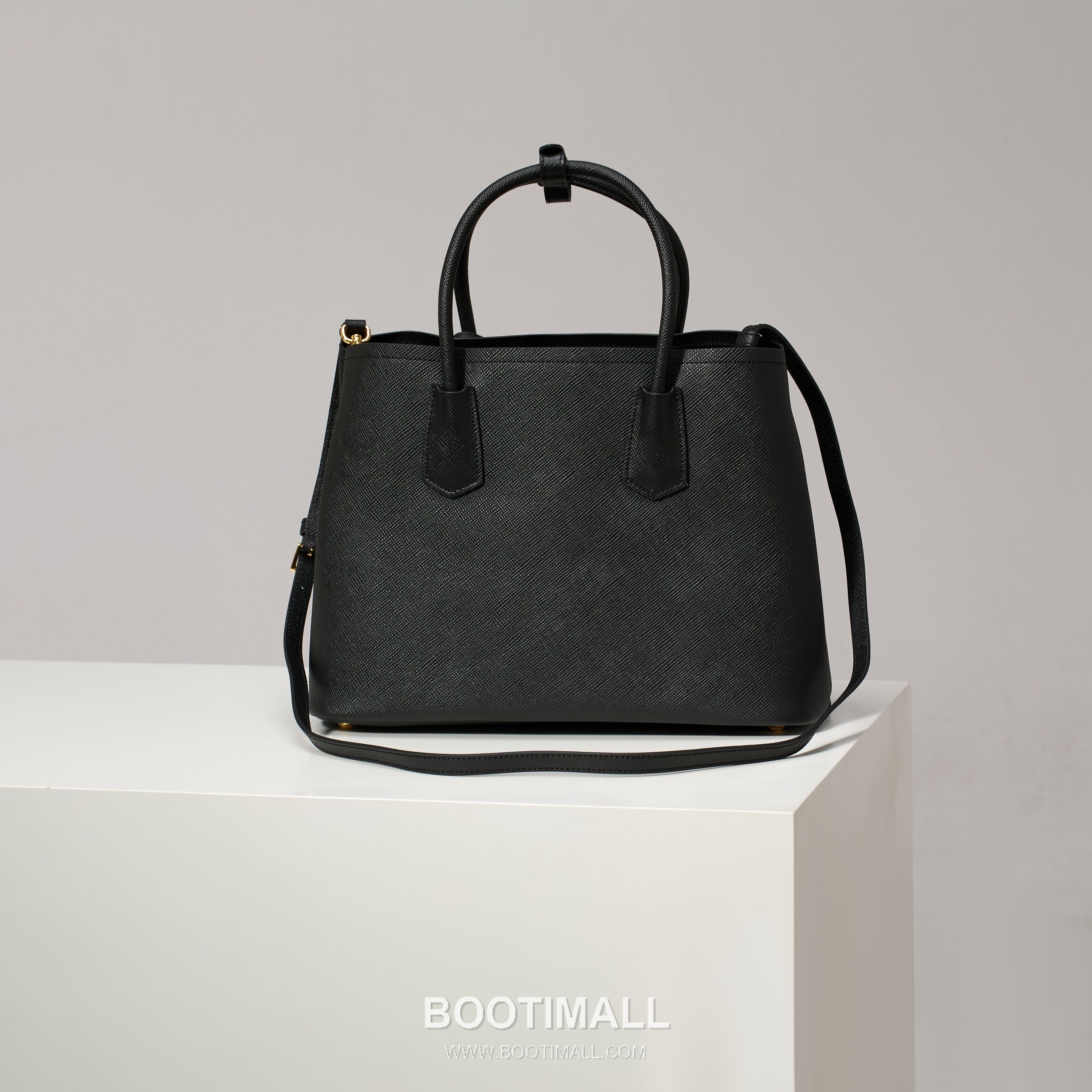 Prada Crossgrain Calfskin Tote Bag with Contrast Leather Interior and Top Handle Detail 프라다 크로스그레인 카프스킨 토트백 콘트라스트 레더 내부 탑핸들 디테일 1BG775 33cm 2