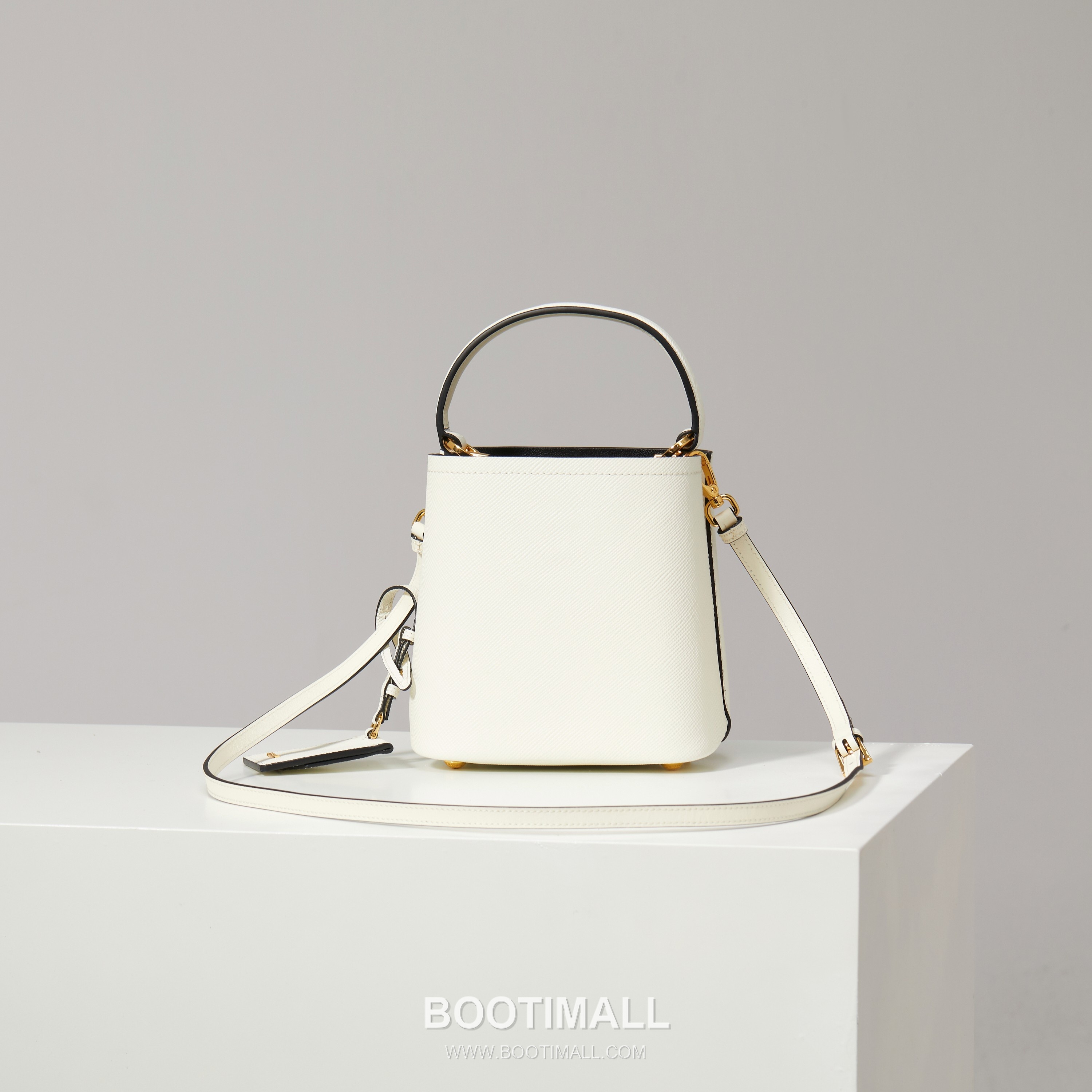 Prada Saffiano Leather Double Mini Bag with Magnetic Closure Name Tag and Triangle Logo Detail 프라다 사피아노 가죽 더블 미니백 마그네틱 클로저 네임태그 트라이앵글 로고 디테일 1BA217 17cm 2