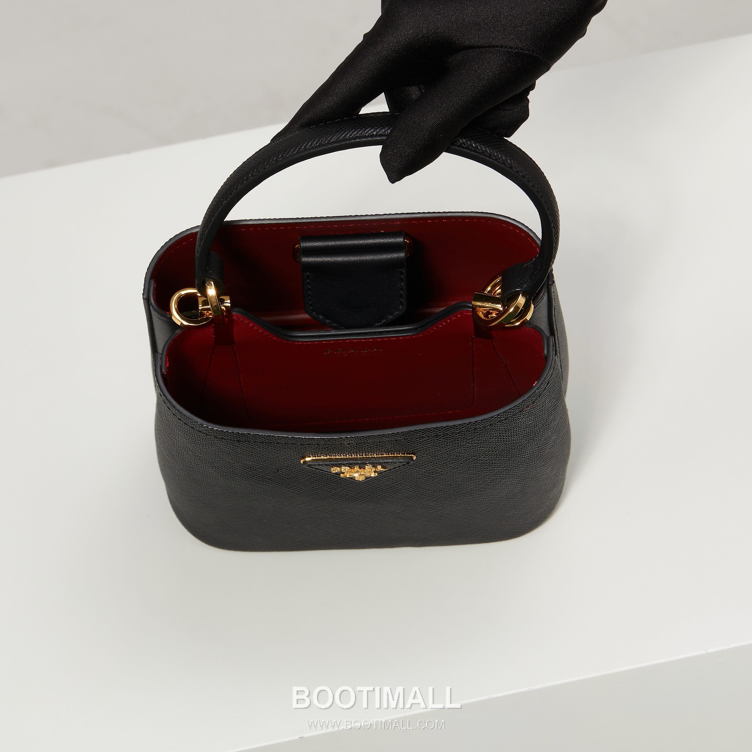 Prada Saffiano Leather Double Mini Bag with Magnetic Closure Name Tag and Triangle Logo Detail 프라다 사피아노 가죽 더블 미니백 마그네틱 클로저 네임태그 트라이앵글 로고 디테일 1BA217 17cm 9