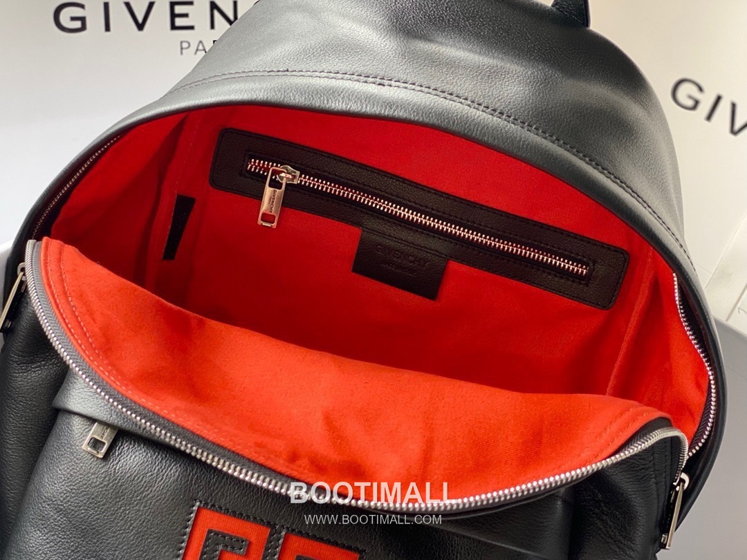 Givenchy Calfskin Leather Backpack with Dual Strap and Logo Detail 지방시 카프스킨 레더 백팩 듀얼 스트랩 로고 디테일 992991 28cm 9