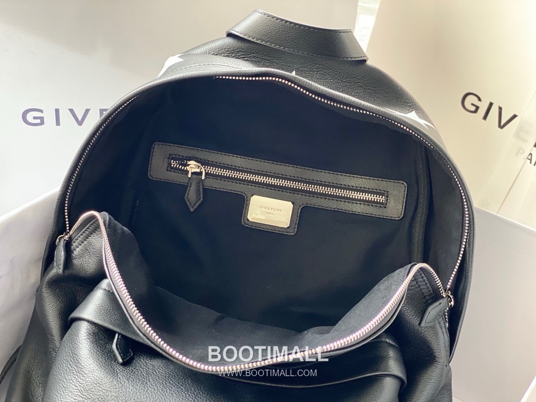 Givenchy Calfskin Leather Backpack with Dual Strap and Logo Detail 지방시 카프스킨 레더 백팩 듀얼 스트랩 로고 디테일 992991 28cm 8