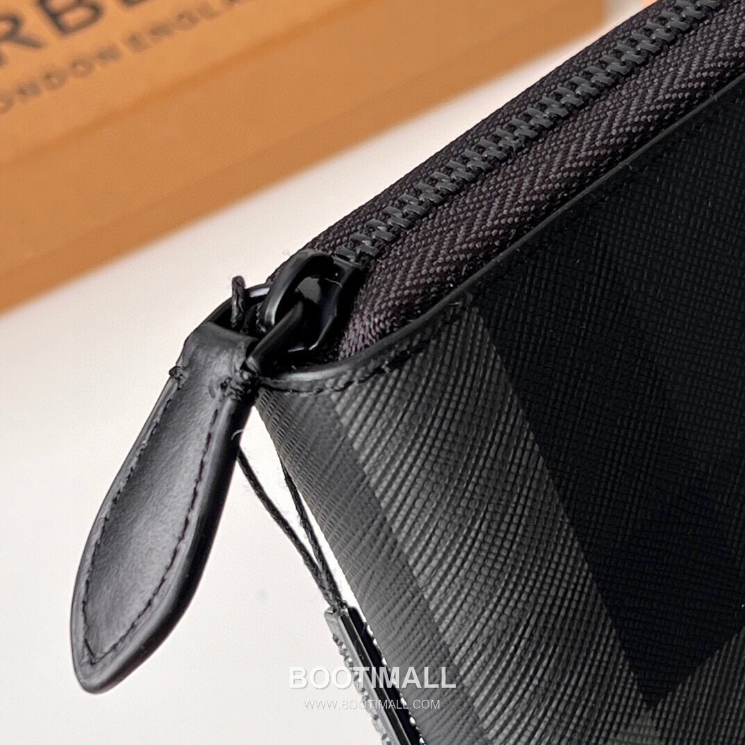 Burberry London Check Grained Calfskin Zip Wallet with B Logo Detail 버버리 런던 체크 그레인 송아지 가죽 지퍼 월렛 B 로고 820133 19cm 5