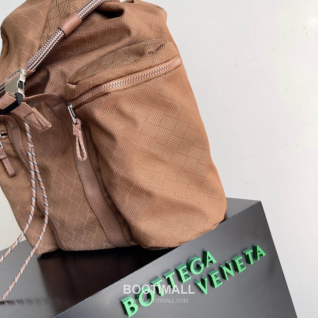 Prada Alto Jacquard Nylon Backpack with Lightweight Outdoor Design 프라다 알토 자카드 나일론 백팩 경량 아웃도어 42cm 3