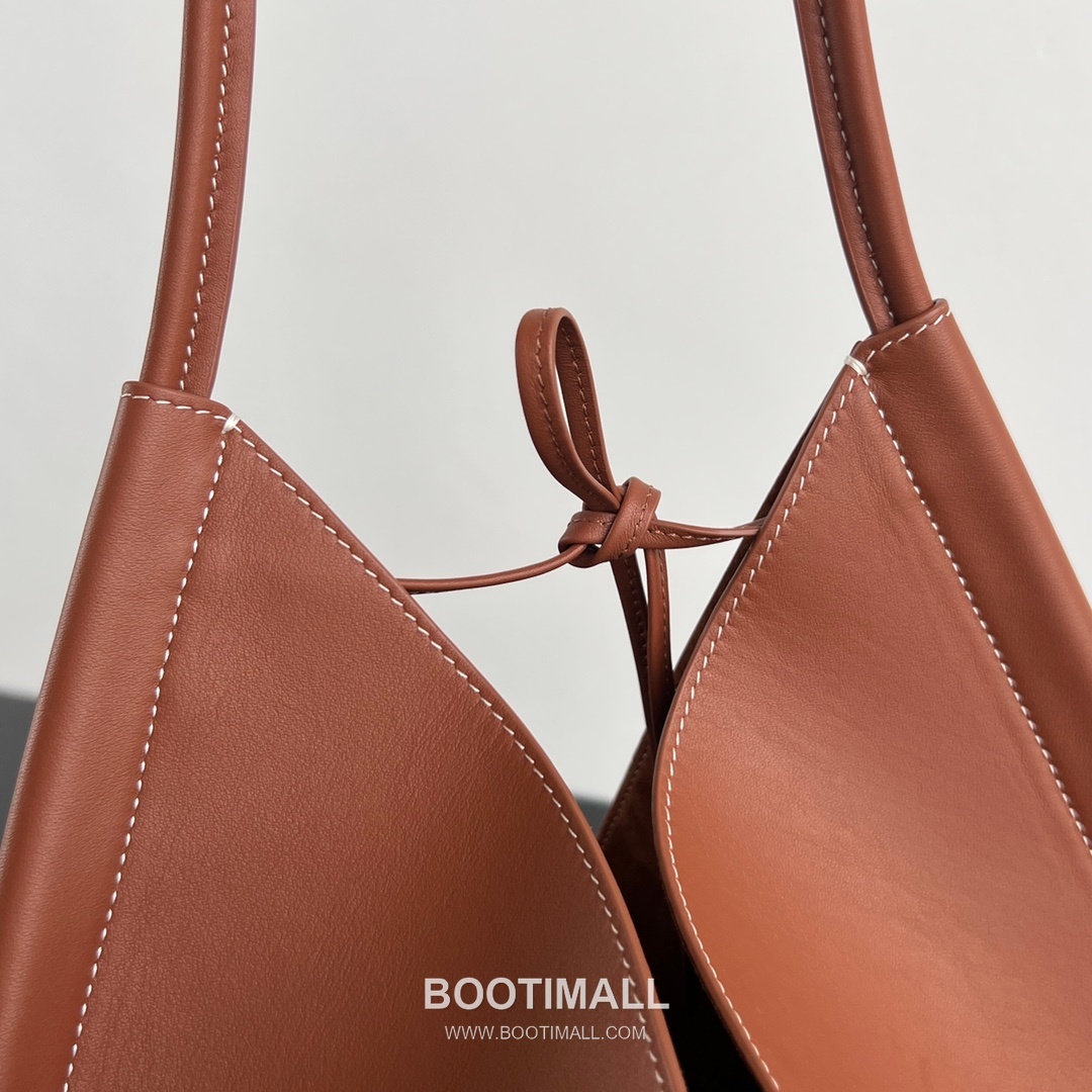 Bottega Veneta Solstice Calfskin Tote Bag with Inner Pouch Detail 보테가베네타 솔스티스 송아지 가죽 토트백 이너 파우치 44cm 3