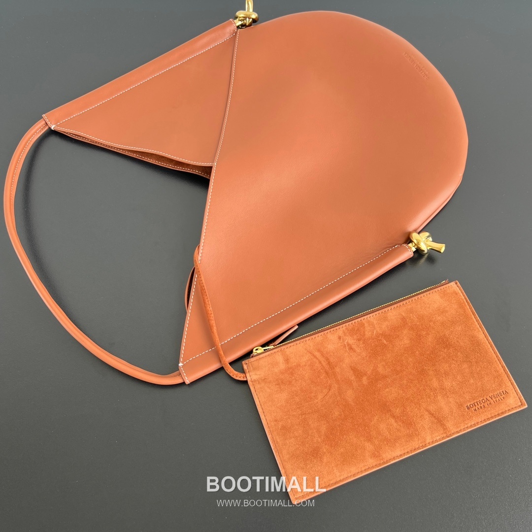 Bottega Veneta Solstice Calfskin Tote Bag with Inner Pouch Detail 보테가베네타 솔스티스 송아지 가죽 토트백 이너 파우치 44cm 5