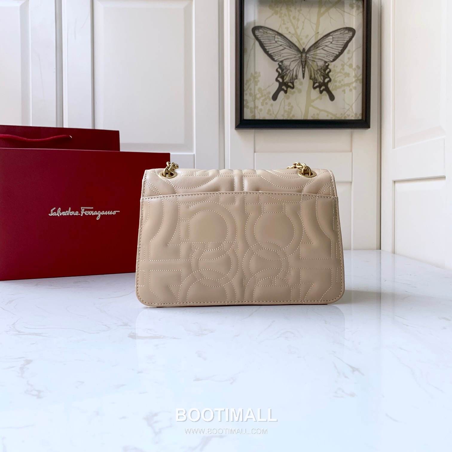 Salvatore Ferragamo Gancini Quilted Calfskin Flap Shoulder Bag with Chain Strap 살바토레페라가모 간치니 퀼팅 카프스킨 플랩 체인 숄더백 21H168 25cm 9