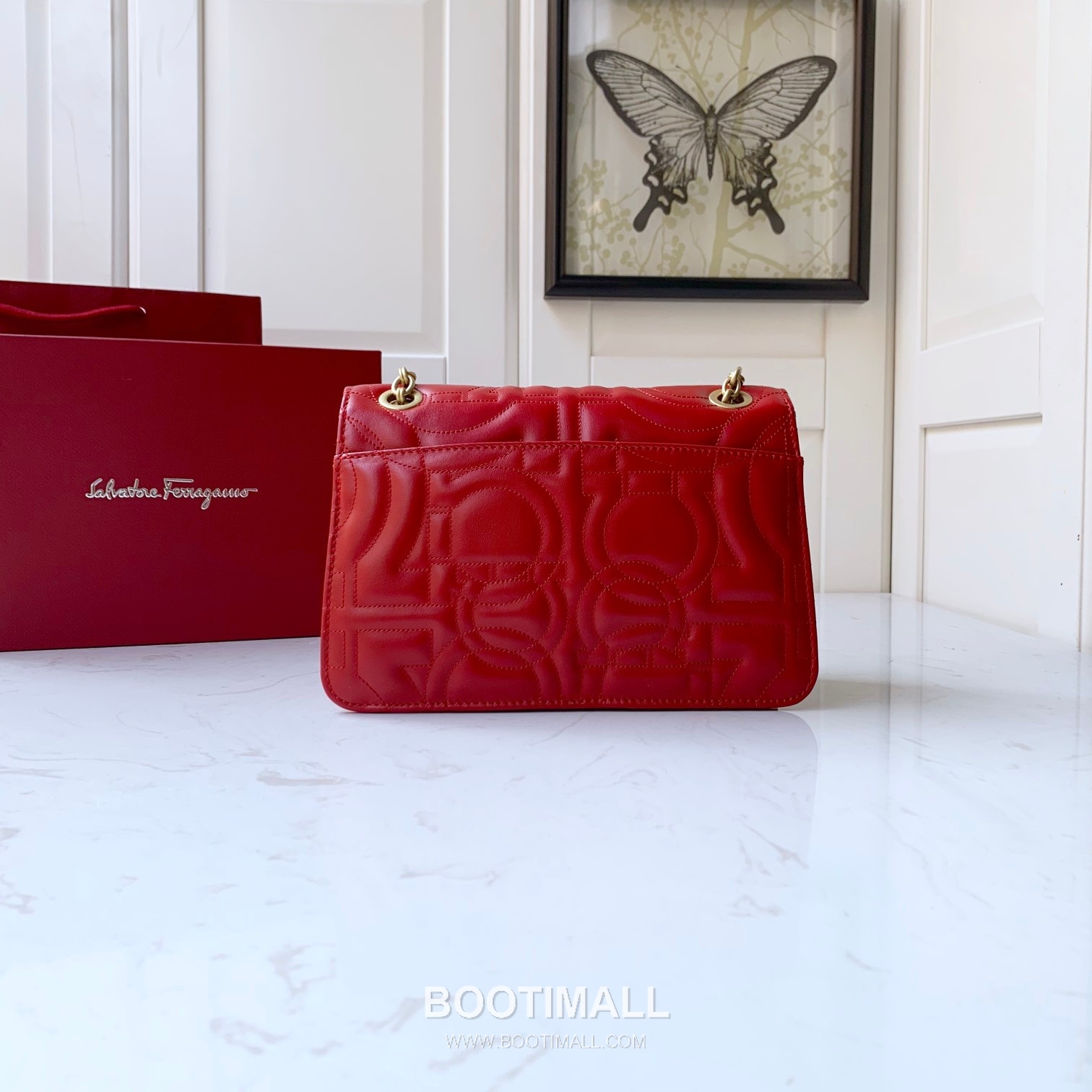 Salvatore Ferragamo Gancini Quilted Calfskin Flap Shoulder Bag with Chain Strap 살바토레페라가모 간치니 퀼팅 카프스킨 플랩 체인 숄더백 21H168 25cm 9